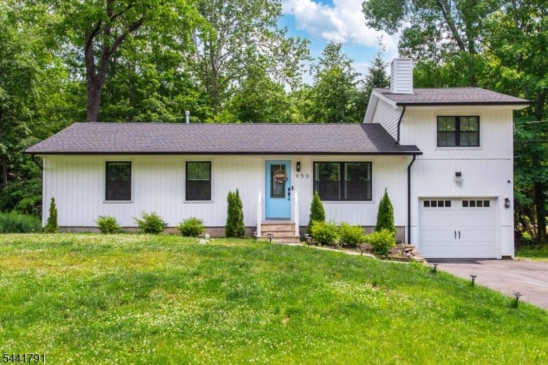 950 E Walnut Dr, Stillwater Twp., NJ 07860