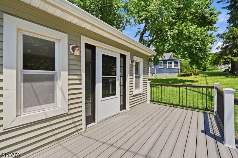 82 Fairview Dr, West Milford Twp., NJ 07421
