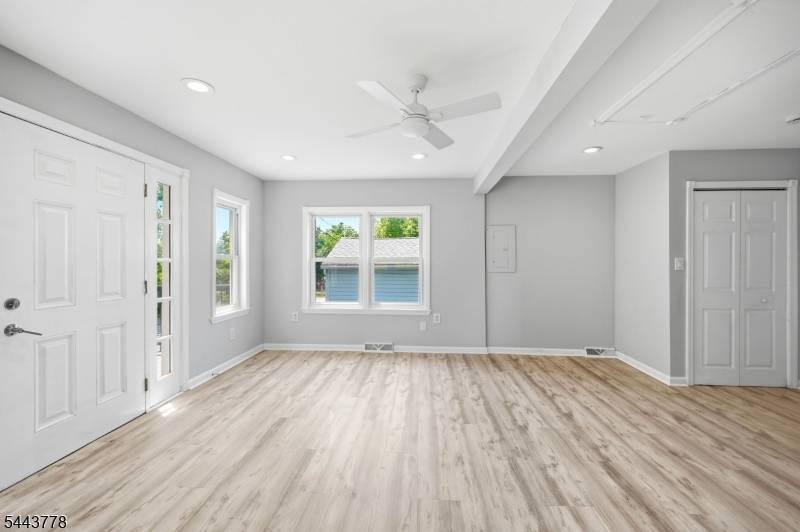 82 Fairview Dr, West Milford Twp., NJ 07421