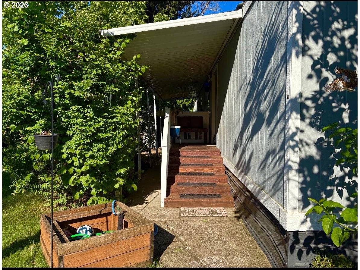 27645 SNYDER RD #14, Junction City, OR 97448