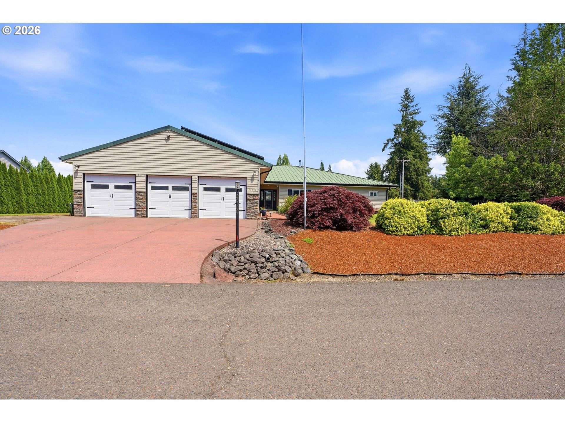 26500 S MILK CREEK CIR, Mulino, OR 97042