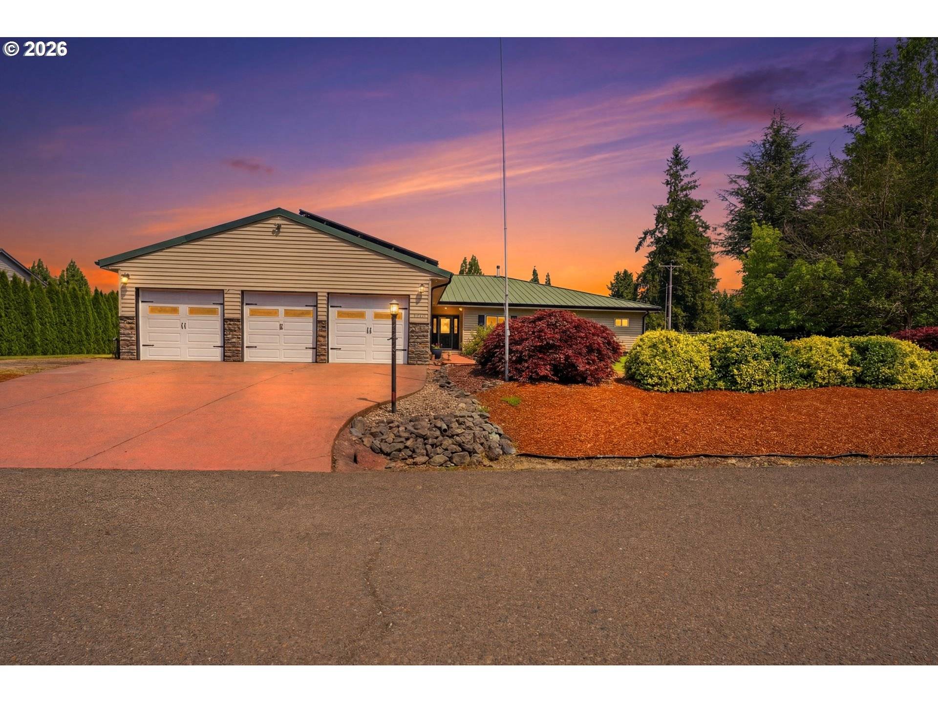 26500 S MILK CREEK CIR, Mulino, OR 97042