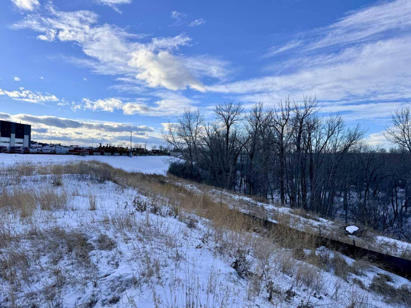 37 Southbank CRES, Okotoks, AB T1S 5S8