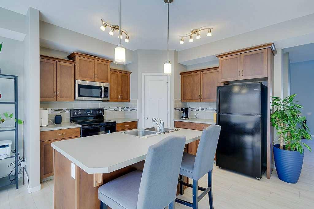 5301 Windward PL #7, Sylvan Lake, AB T4S 0H5