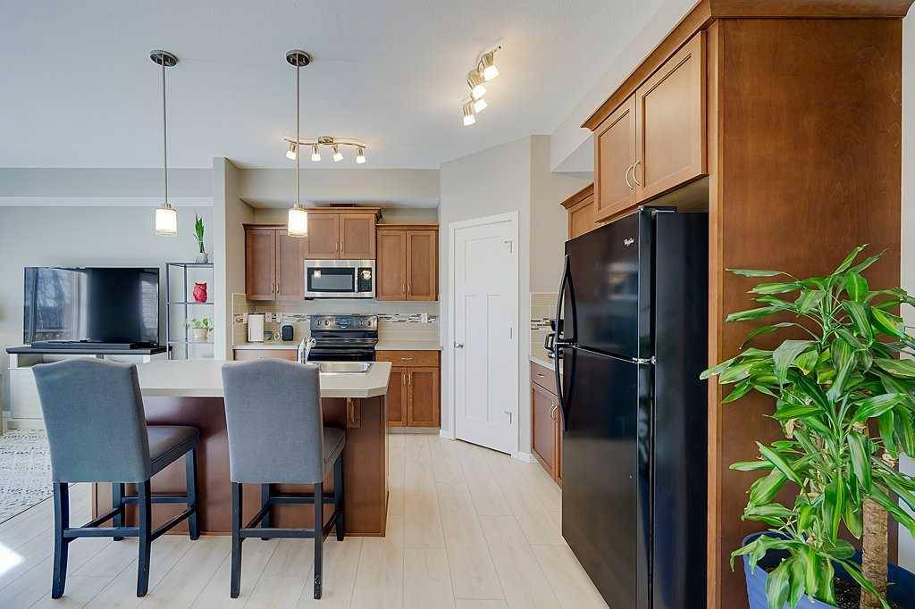 5301 Windward PL #7, Sylvan Lake, AB T4S 0H5