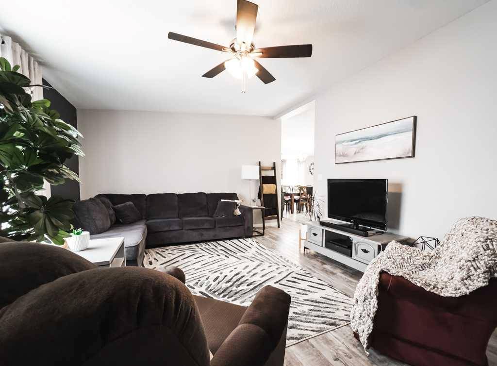 10705 101 AVE, La Crete, AB T0H2H0