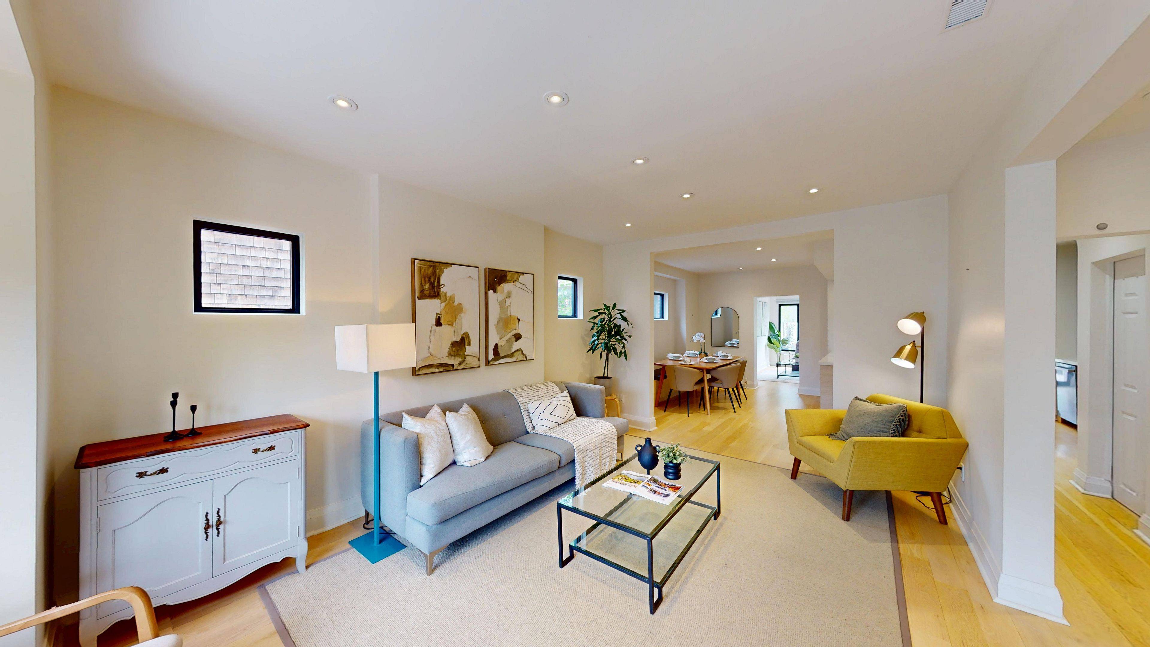 25 Oswald CRES, Toronto C10, ON M4S 2H5