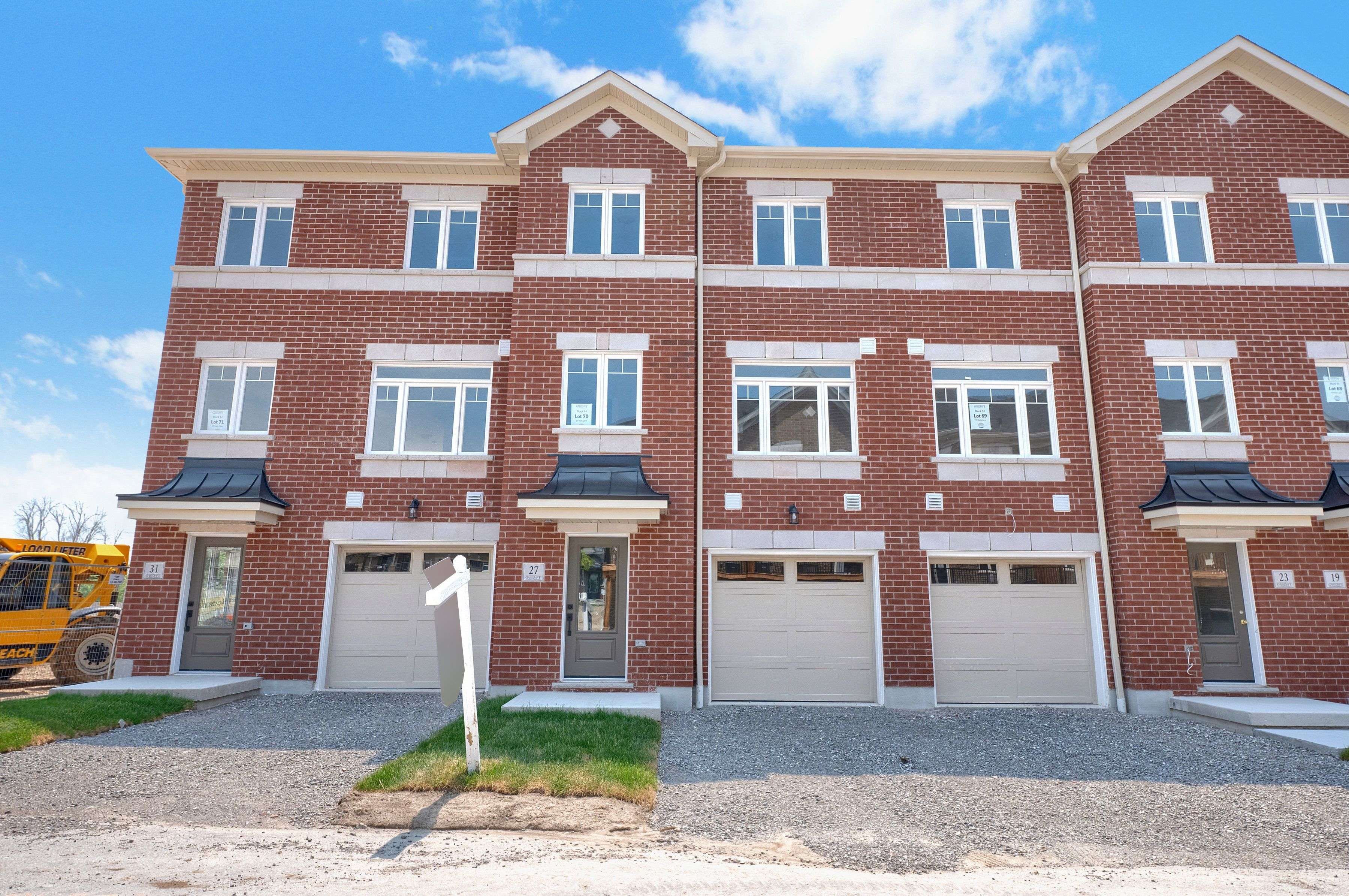 27 Nady LN, Clarington, ON L1B 0X1