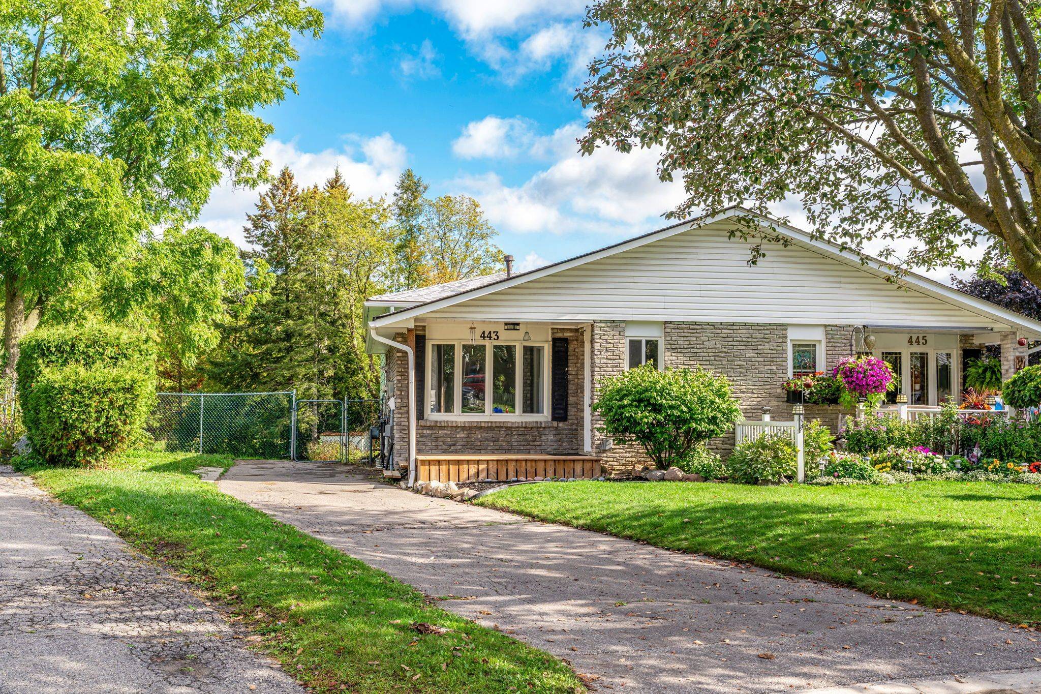 443 Brest CT, Oshawa, ON L1H 5X7