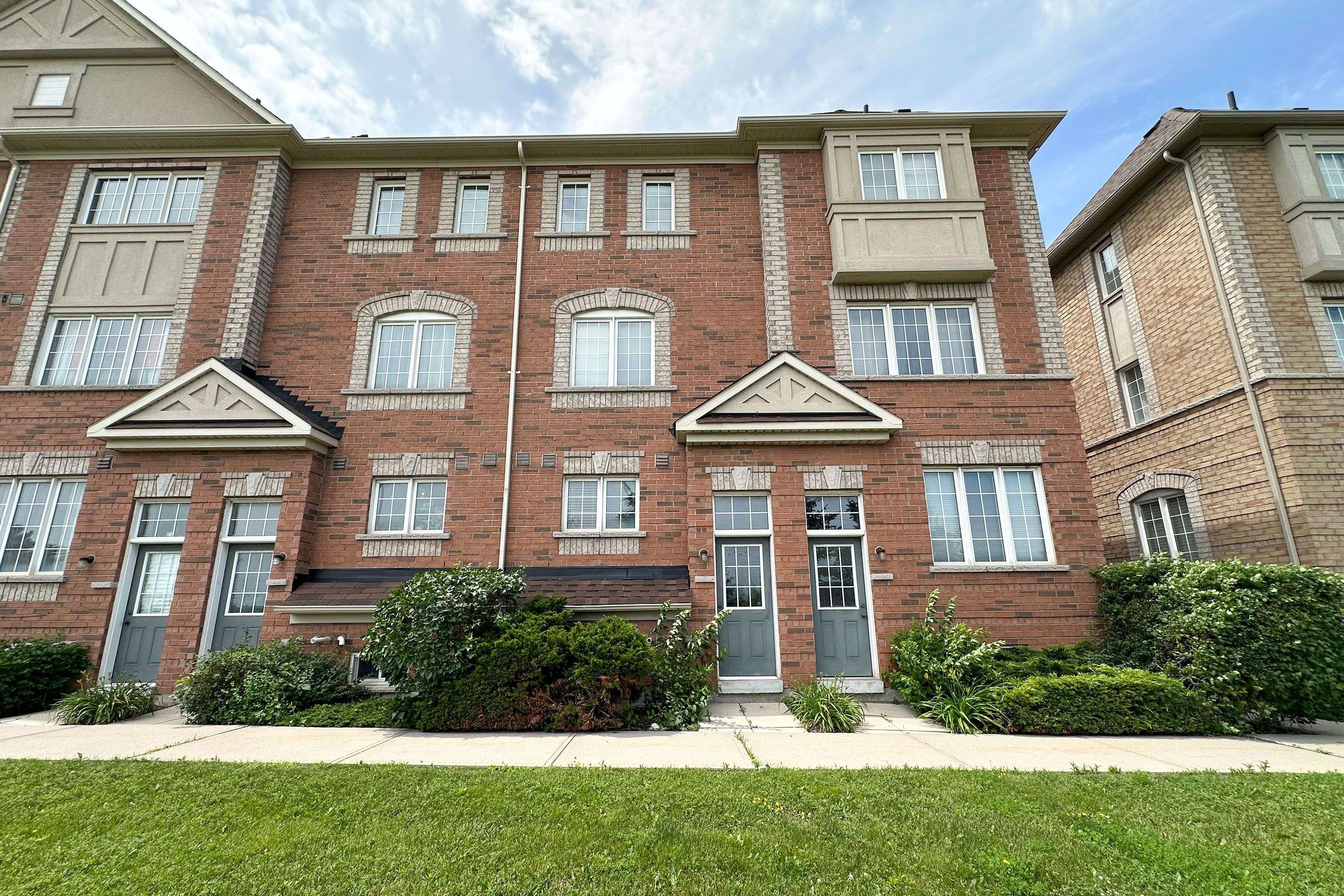 65 Cooperage LN #Unit 65, Ajax, ON L1S 0E8