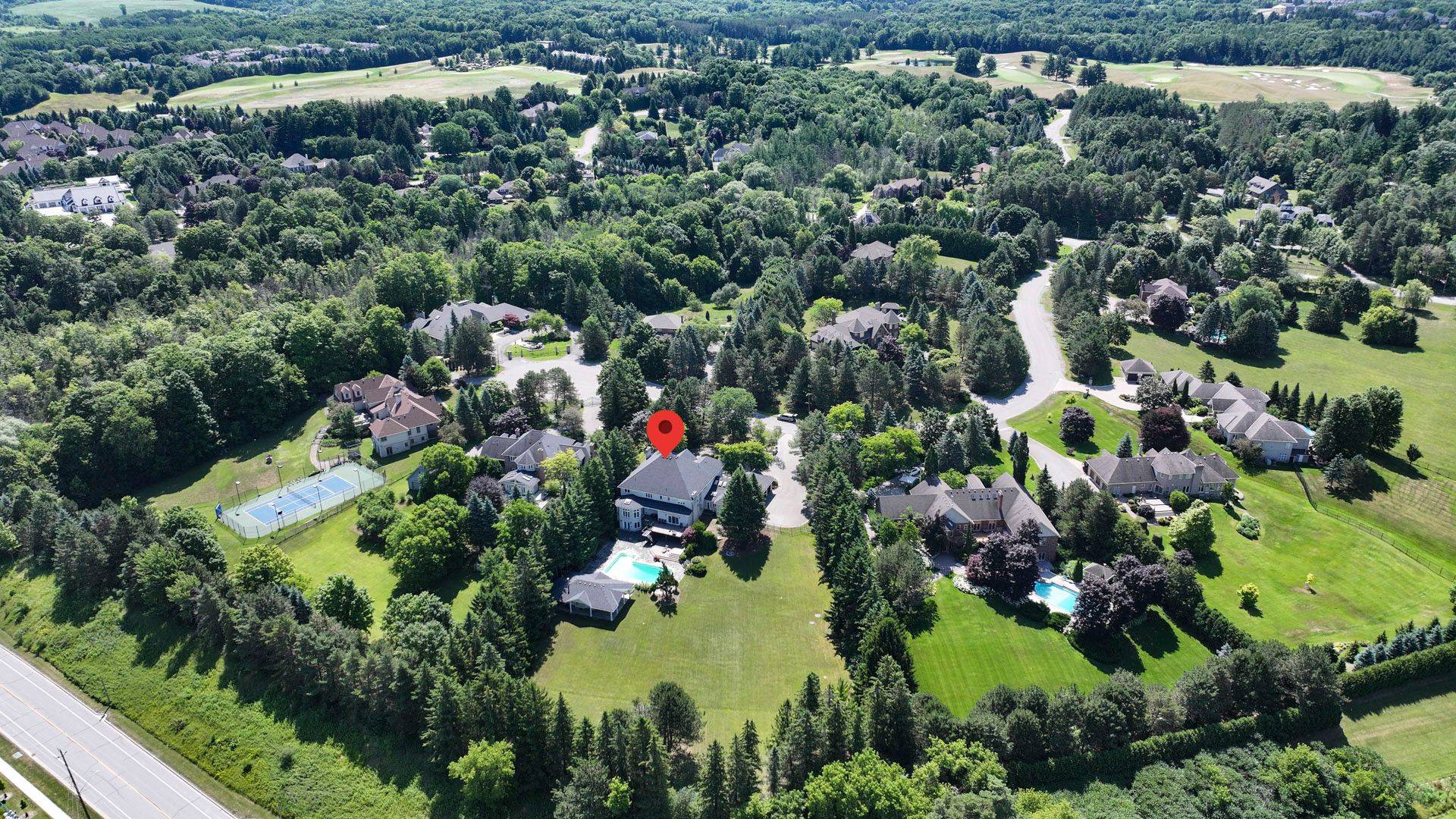 14 Alm CT, Aurora, ON L4G 6W7