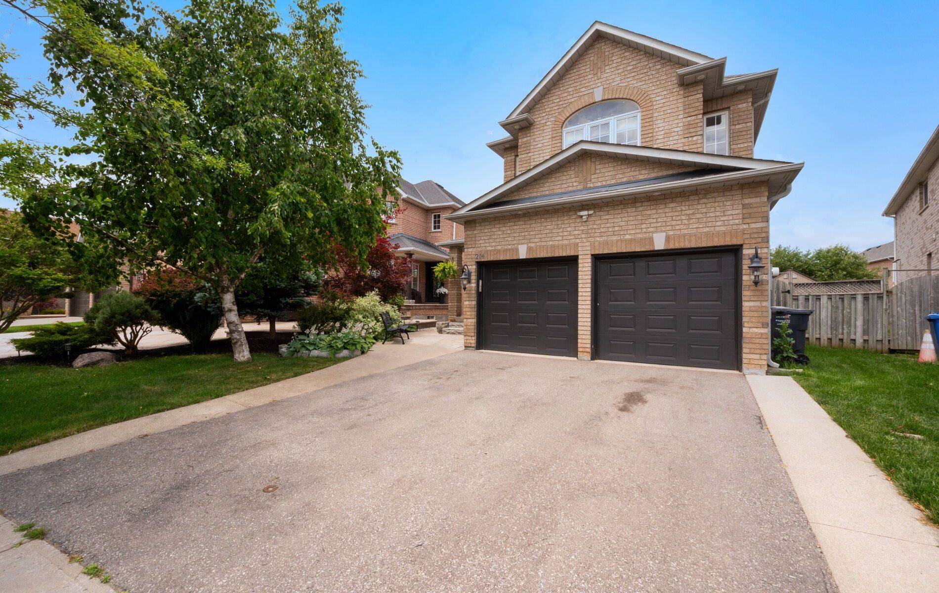 214 Waterbury ST, Caledon, ON L7E 2H9