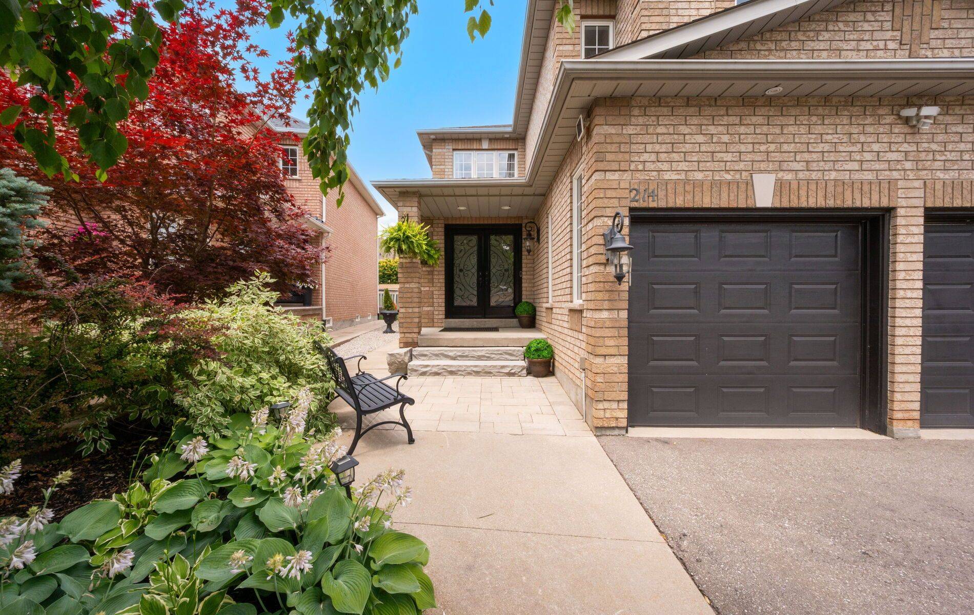 214 Waterbury ST, Caledon, ON L7E 2H9