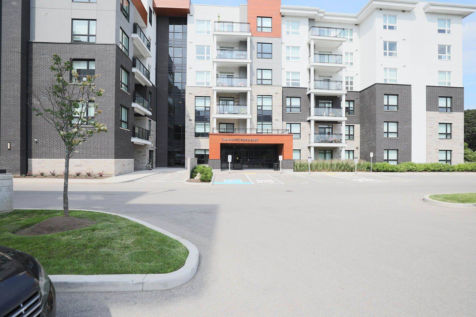 340 Plains RD E #303, Burlington, ON L7T 2C8