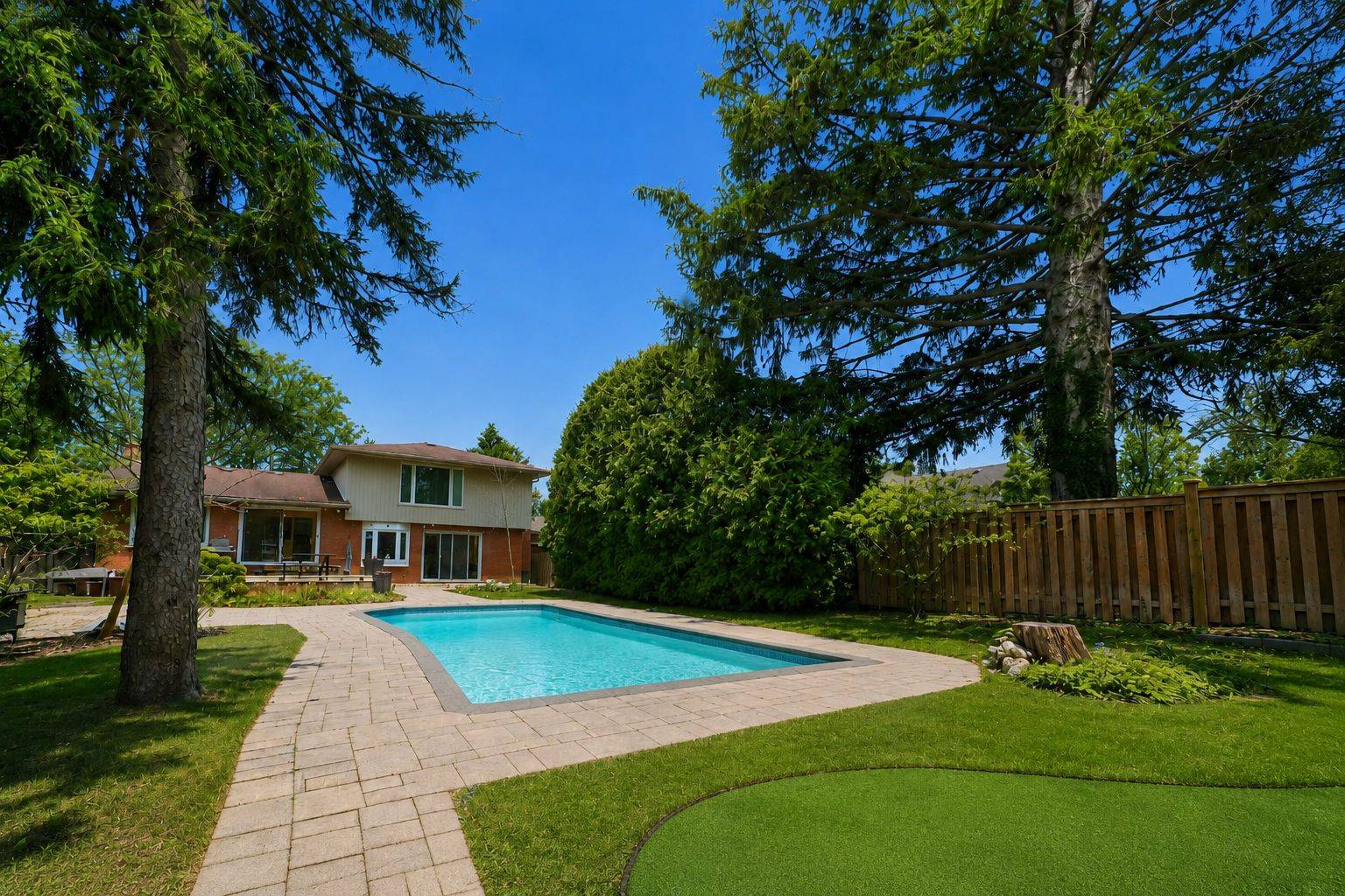195 Wilton ST, Burlington, ON L7N 1V8