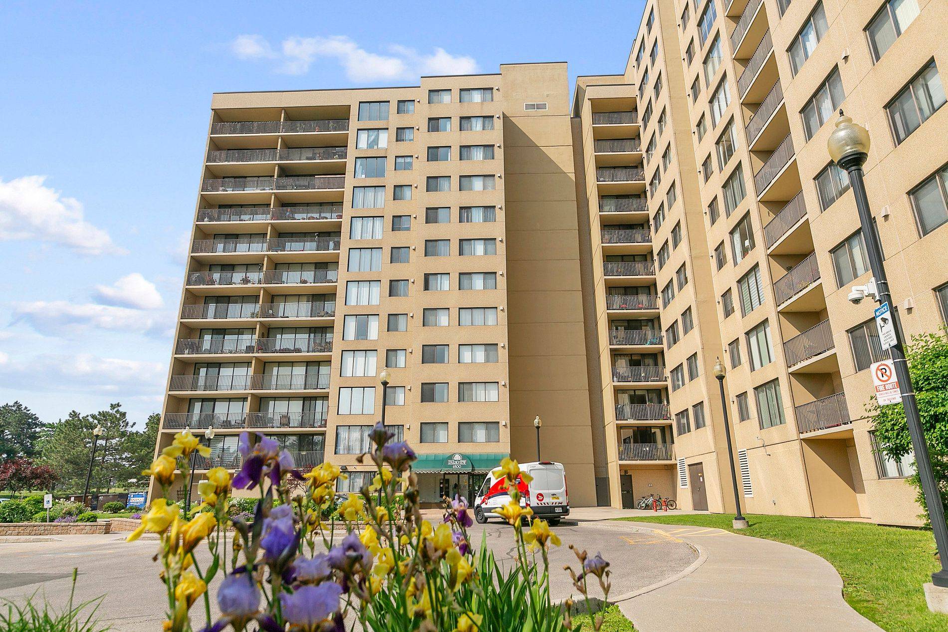 6500 Montevideo RD #511, Mississauga, ON L5N 3T6