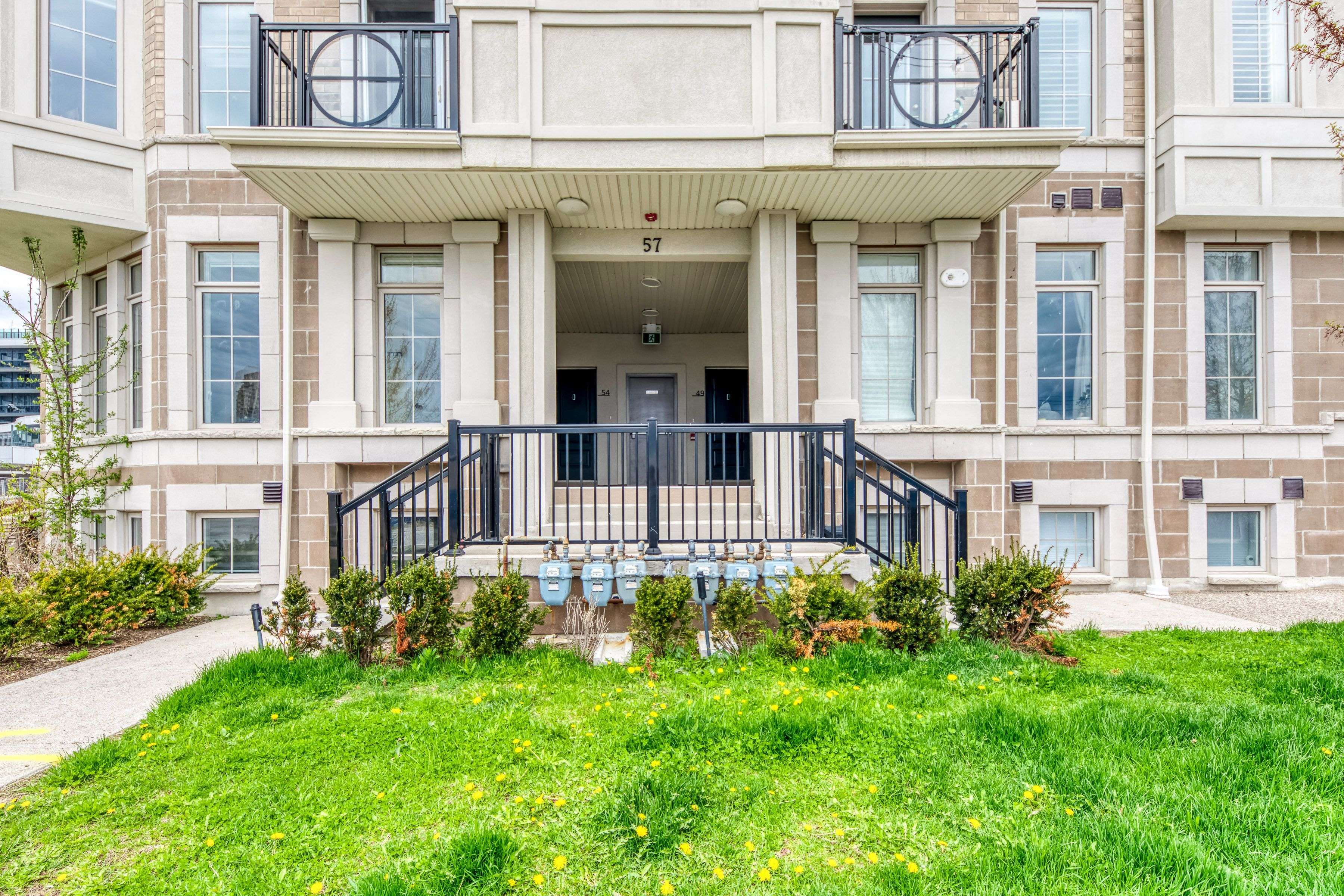 57 Armdale RD #52, Mississauga, ON L4Z 0C7