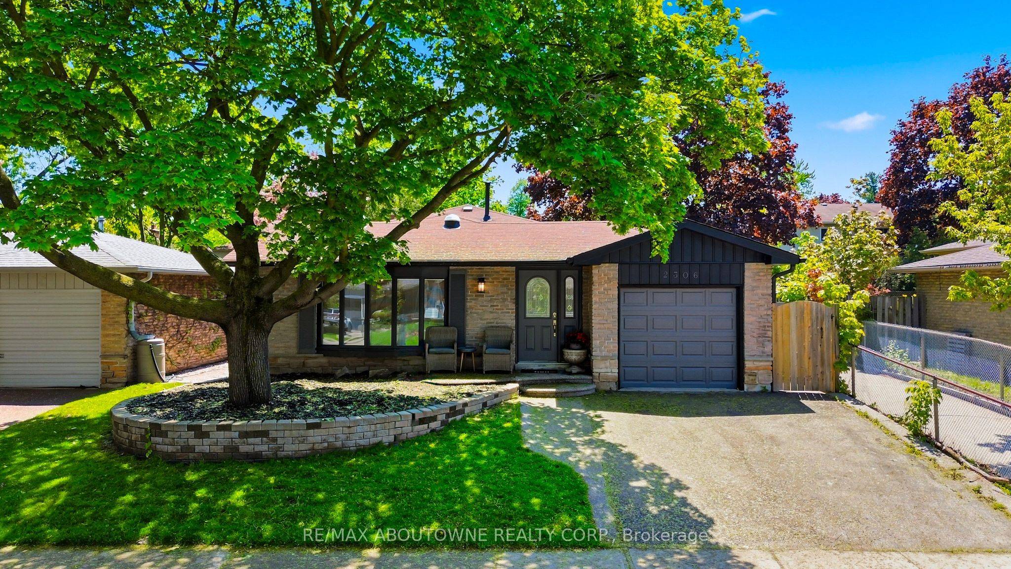 2306 Devon RD, Oakville, ON L6J 5R4