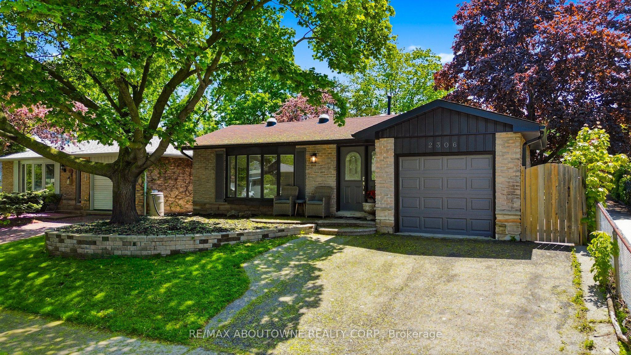 2306 Devon RD, Oakville, ON L6J 5R4