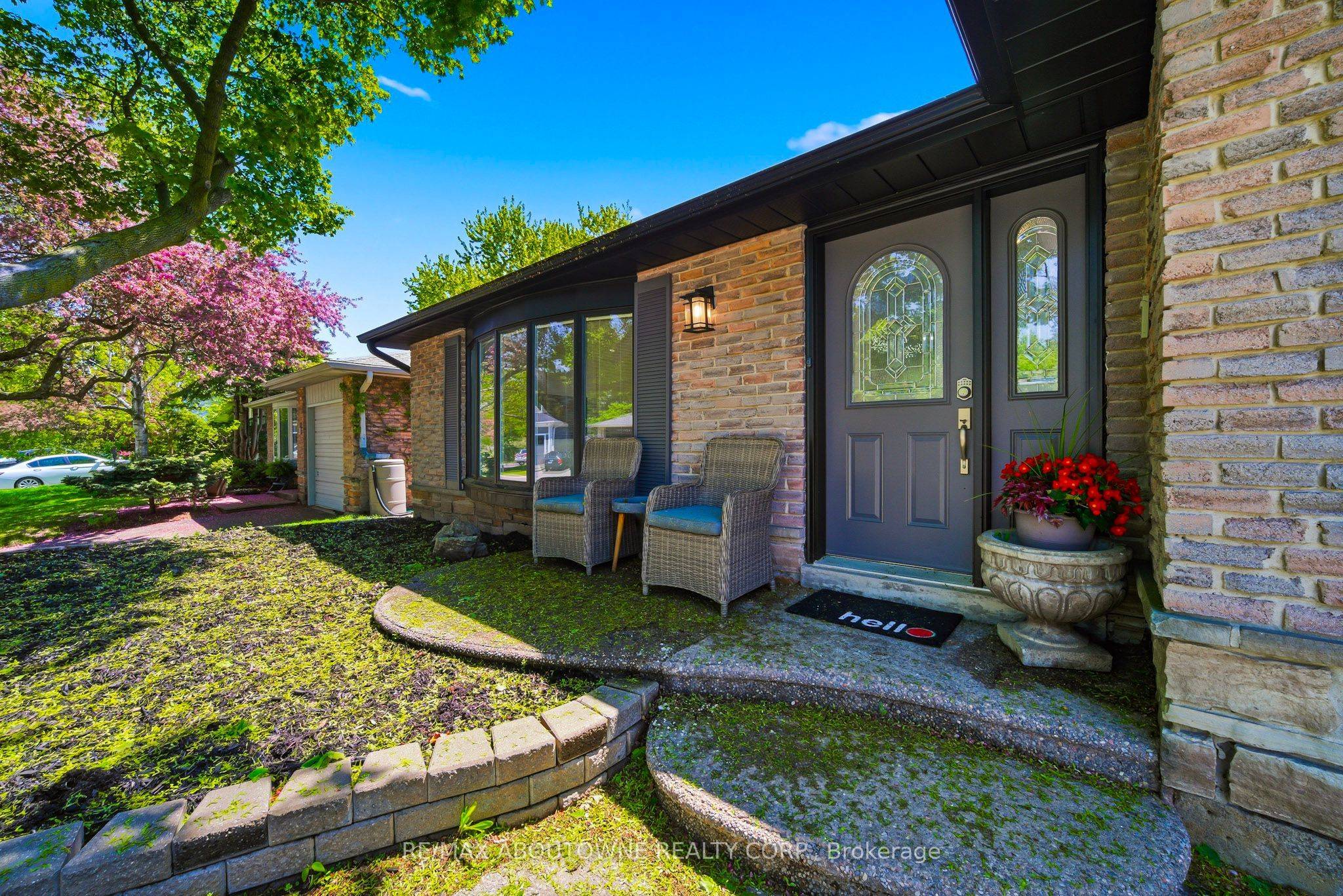 2306 Devon RD, Oakville, ON L6J 5R4
