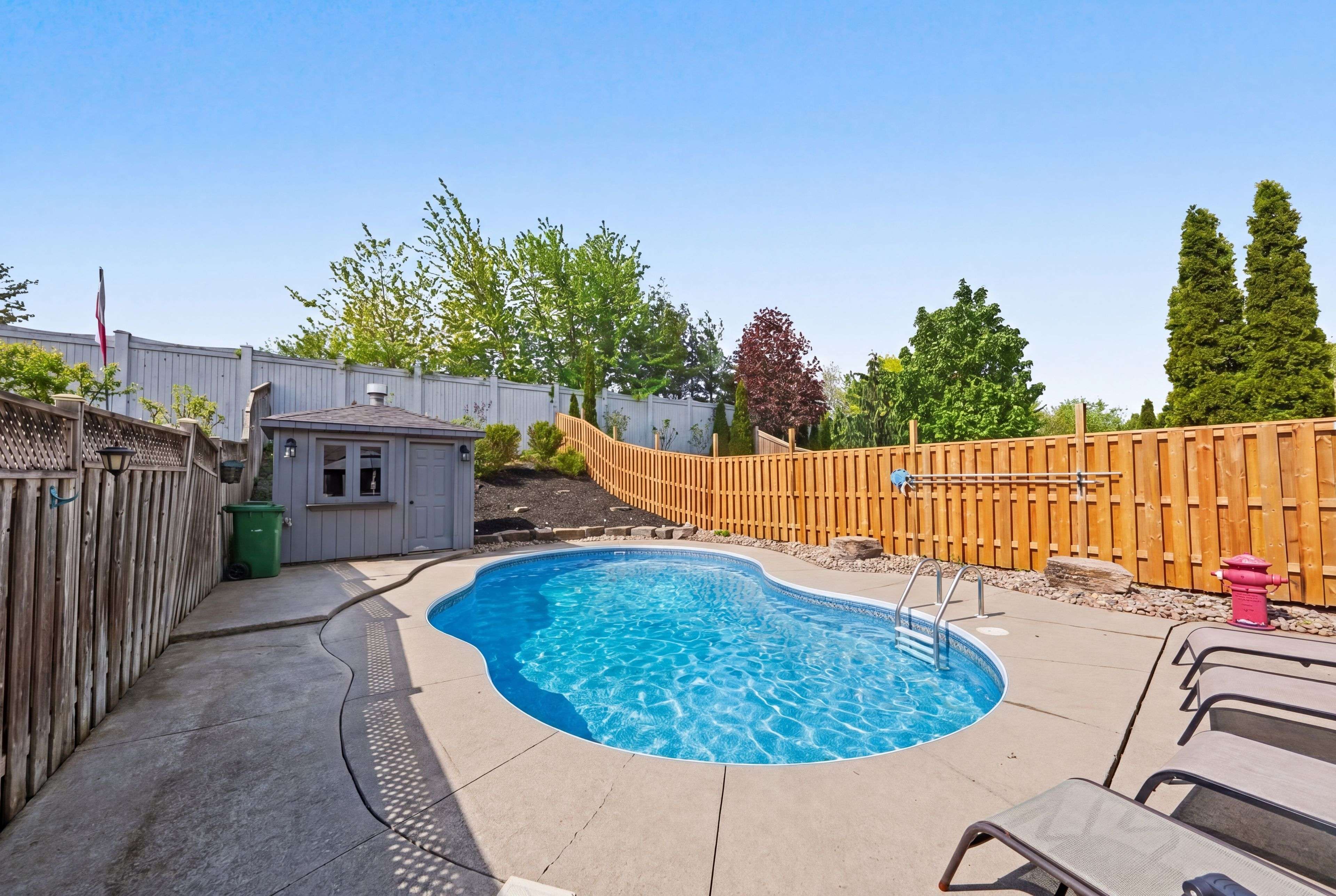 12 Waterbury ST, Caledon, ON L7E 1X2