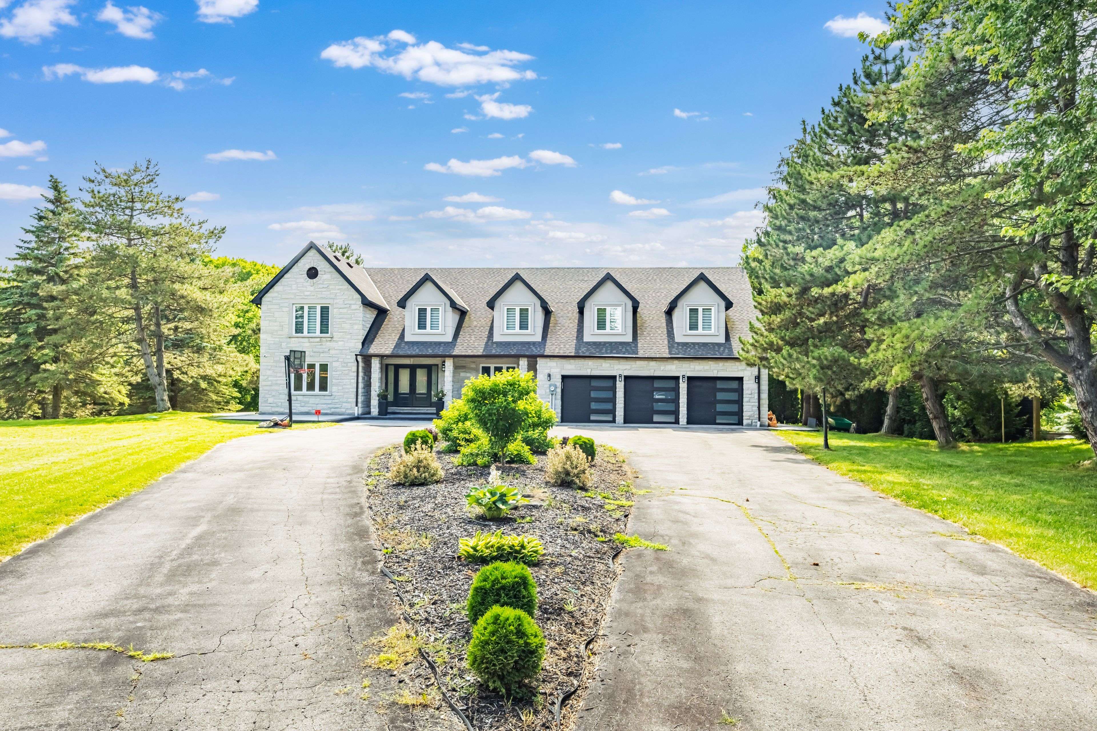 6 Country Lane DR, Caledon, ON L7E 0B4