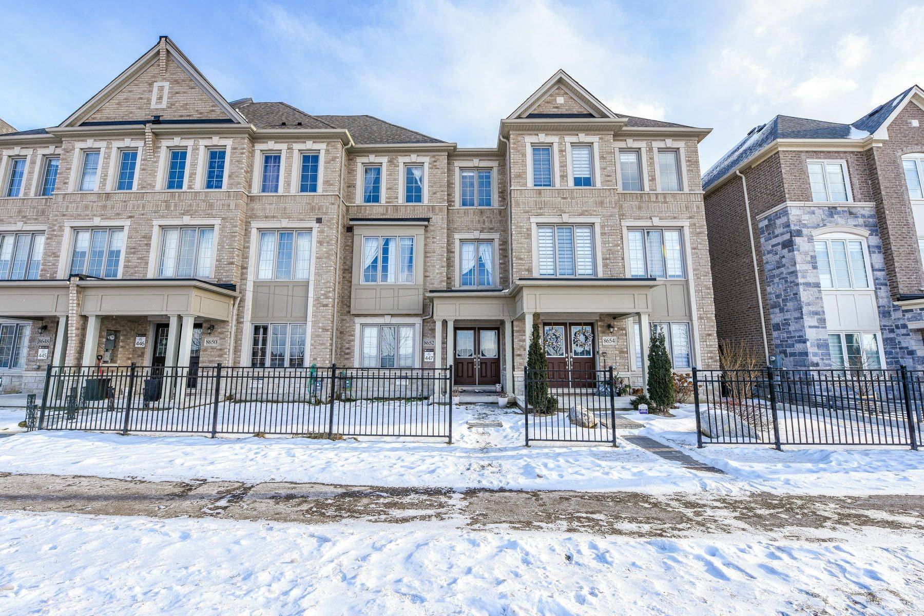8652 Financial DR, Brampton, ON L6Y 6G5