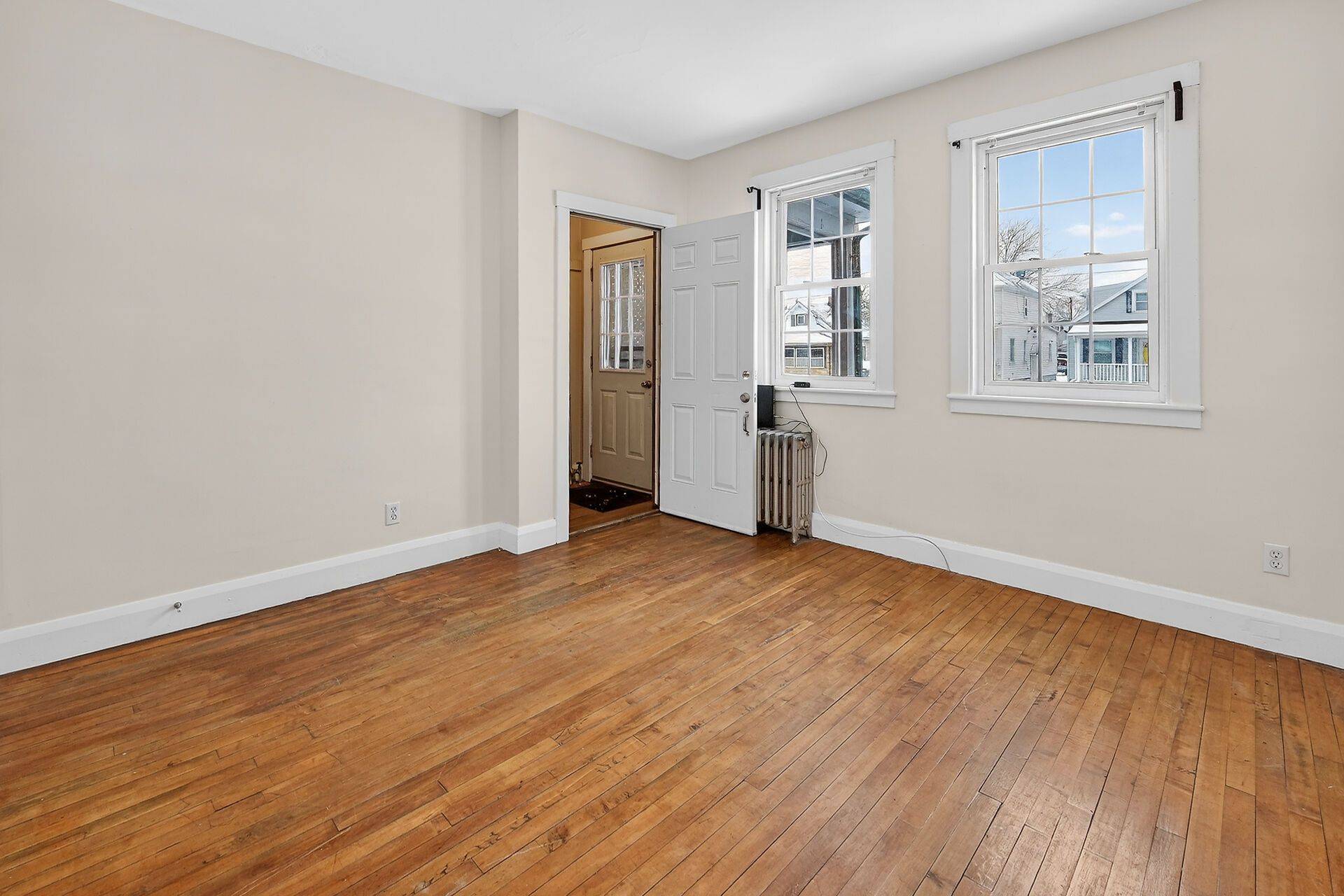 211 Lincoln ST, Welland, ON L3B 4M8