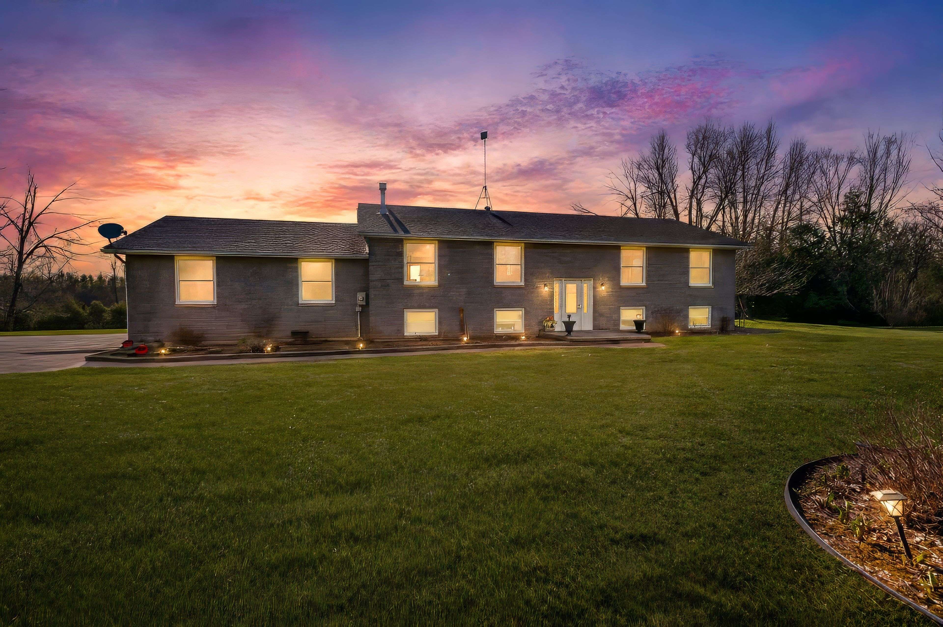 191 Emerson RD, Centre Hastings, ON K0K 2Y0