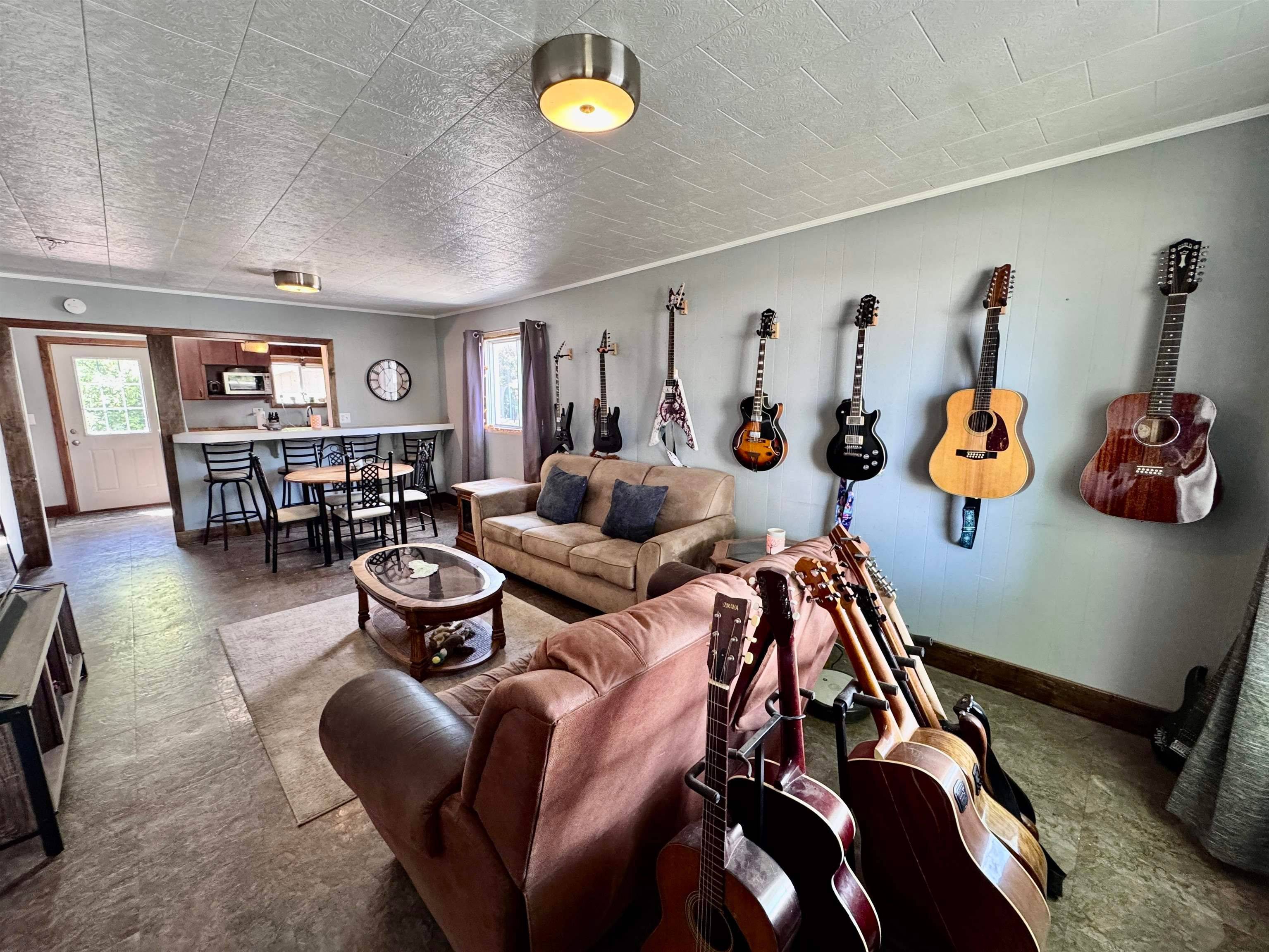 627 First ST E, Fort Frances, ON P9A 1L4