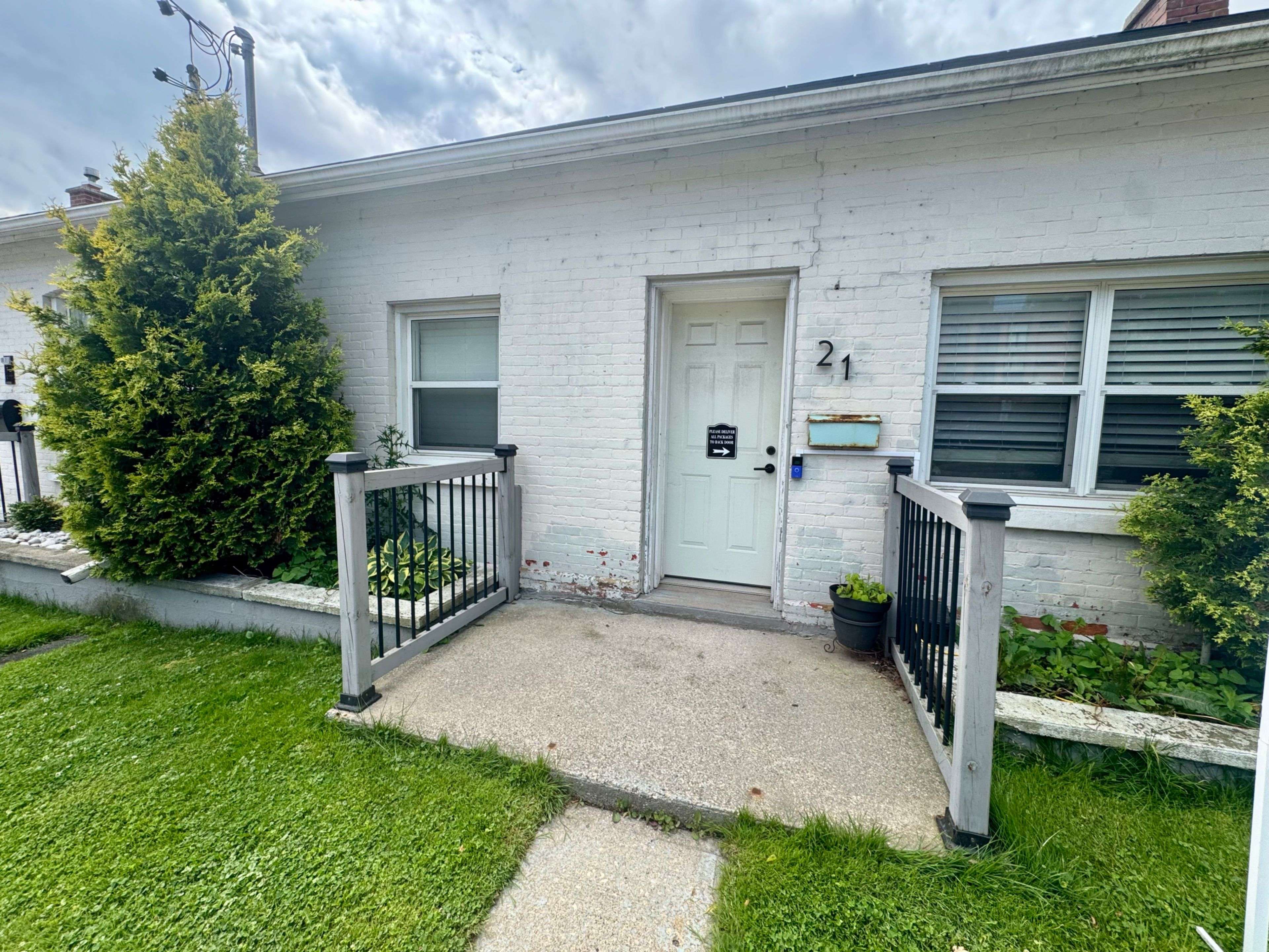 21 Cedar ST, Cambridge, ON N1S 1T8