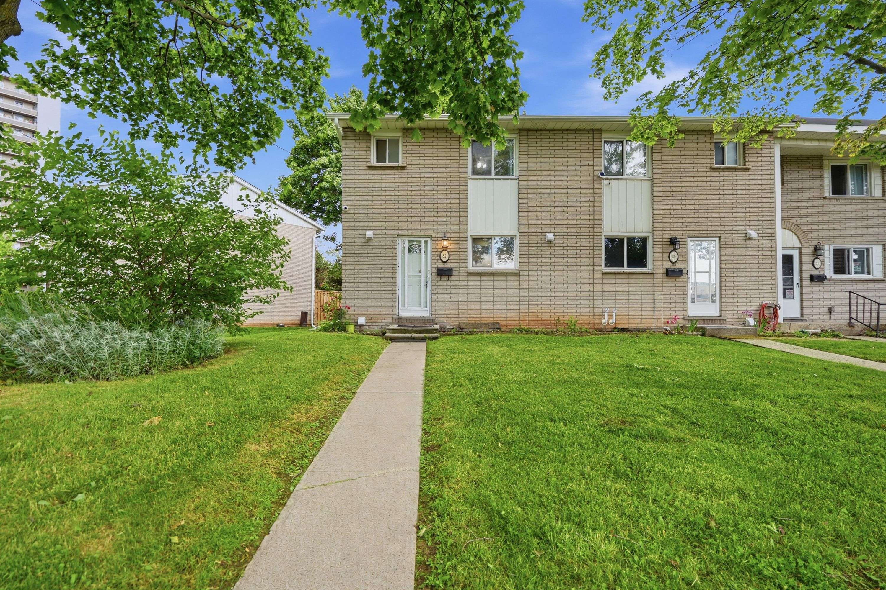 82 Riverdale DR #14, Hamilton, ON L8E 1K3
