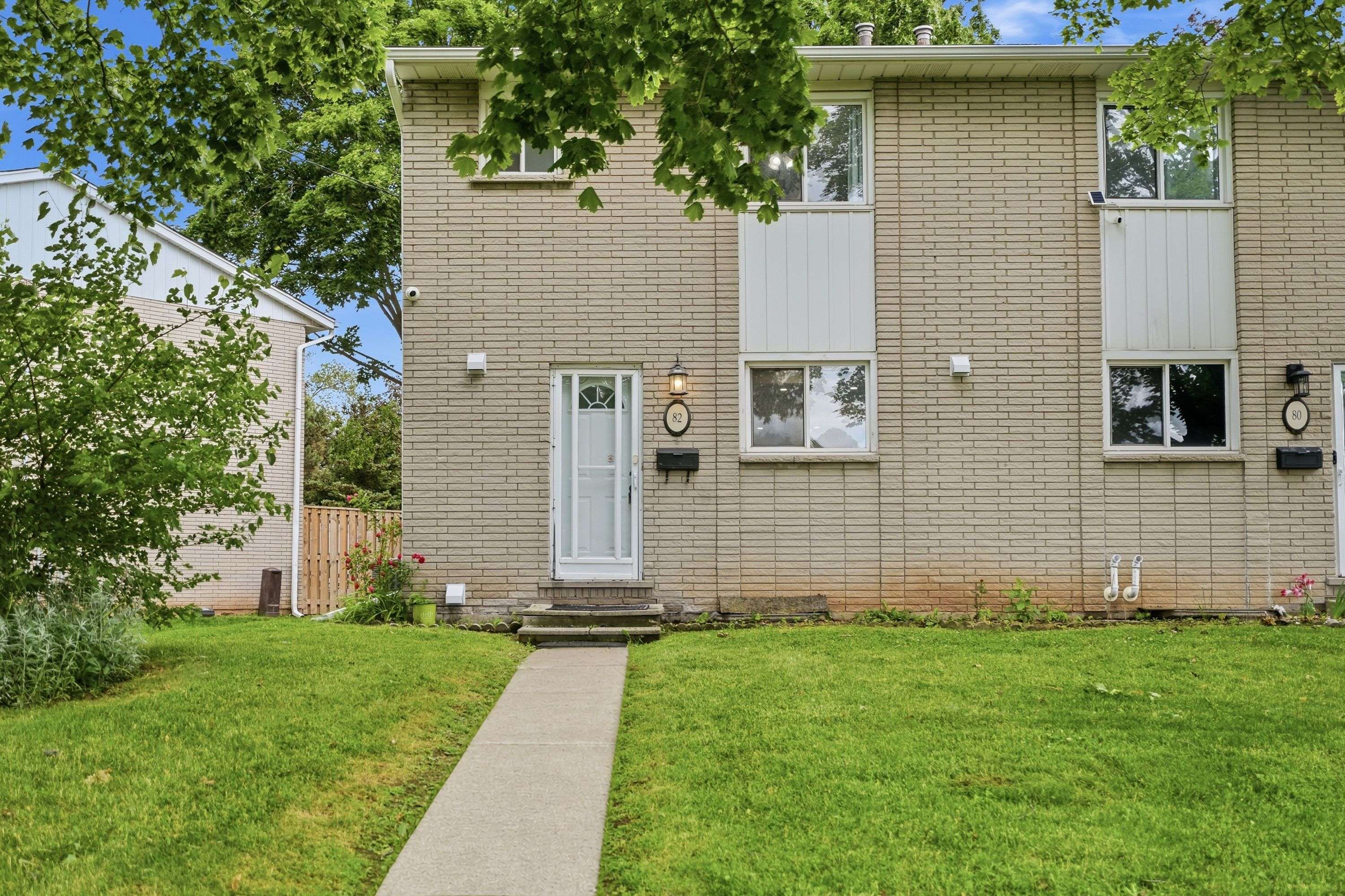 82 Riverdale DR #14, Hamilton, ON L8E 1K3