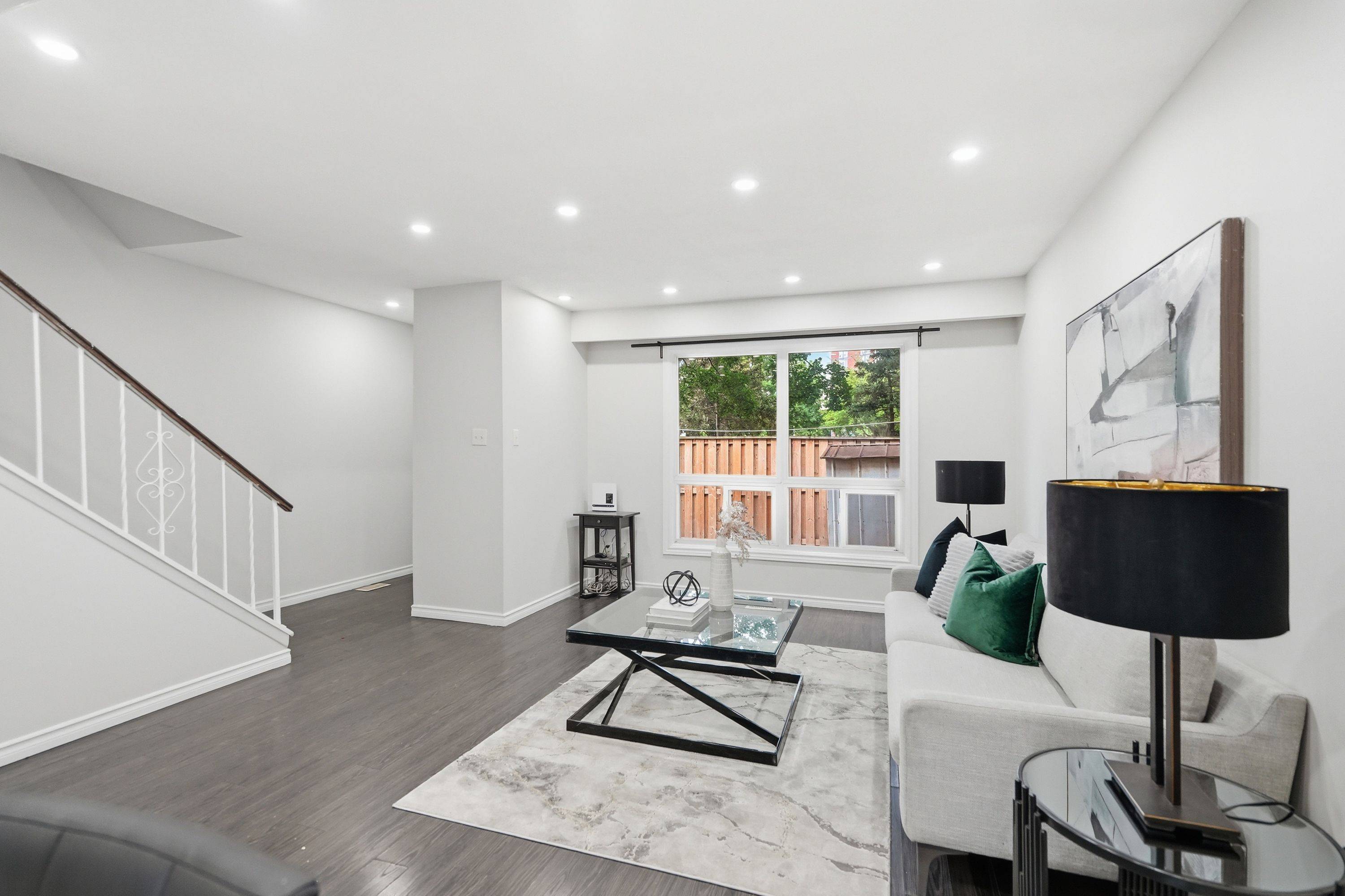 82 Riverdale DR #14, Hamilton, ON L8E 1K3