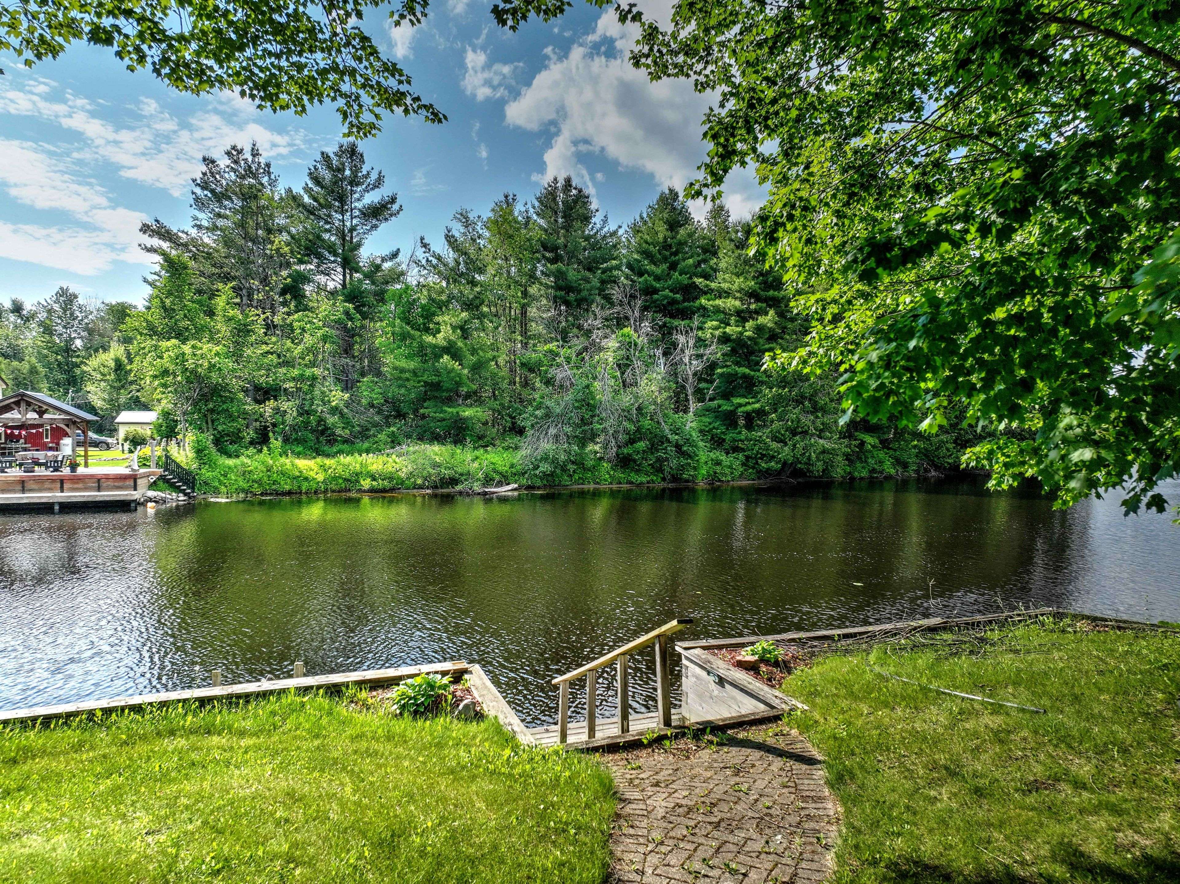 4 Evans DR, Kawartha Lakes, ON K0M 1N0