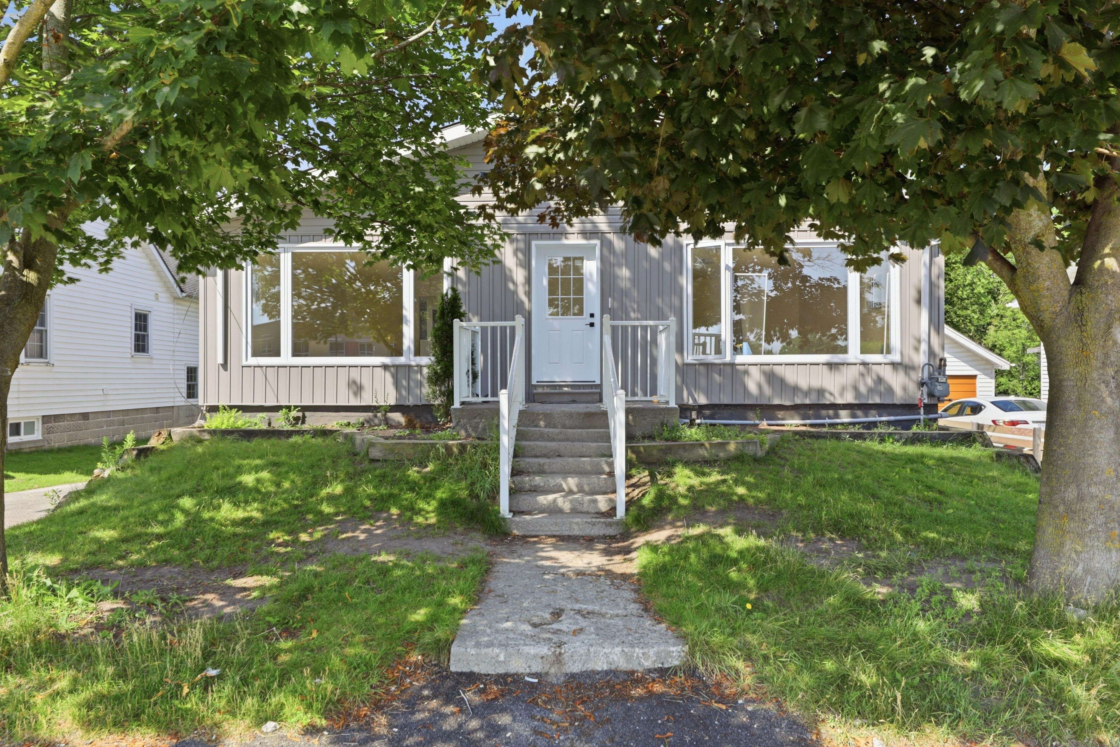144 Macdonald AVE #Unit A, Belleville, ON K8N 3Y3
