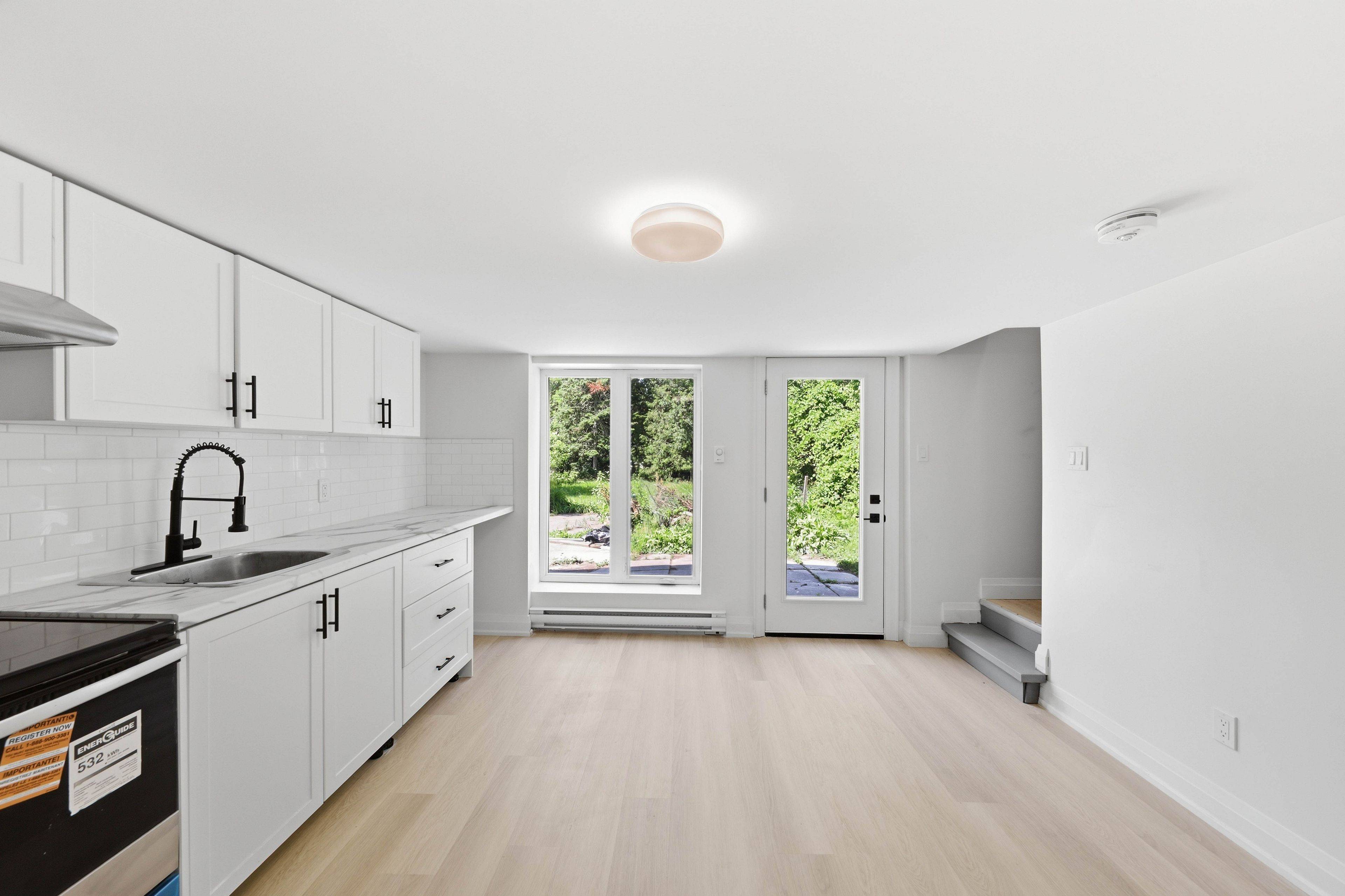 144 Macdonald AVE #Unit C, Belleville, ON K8N 3Y3