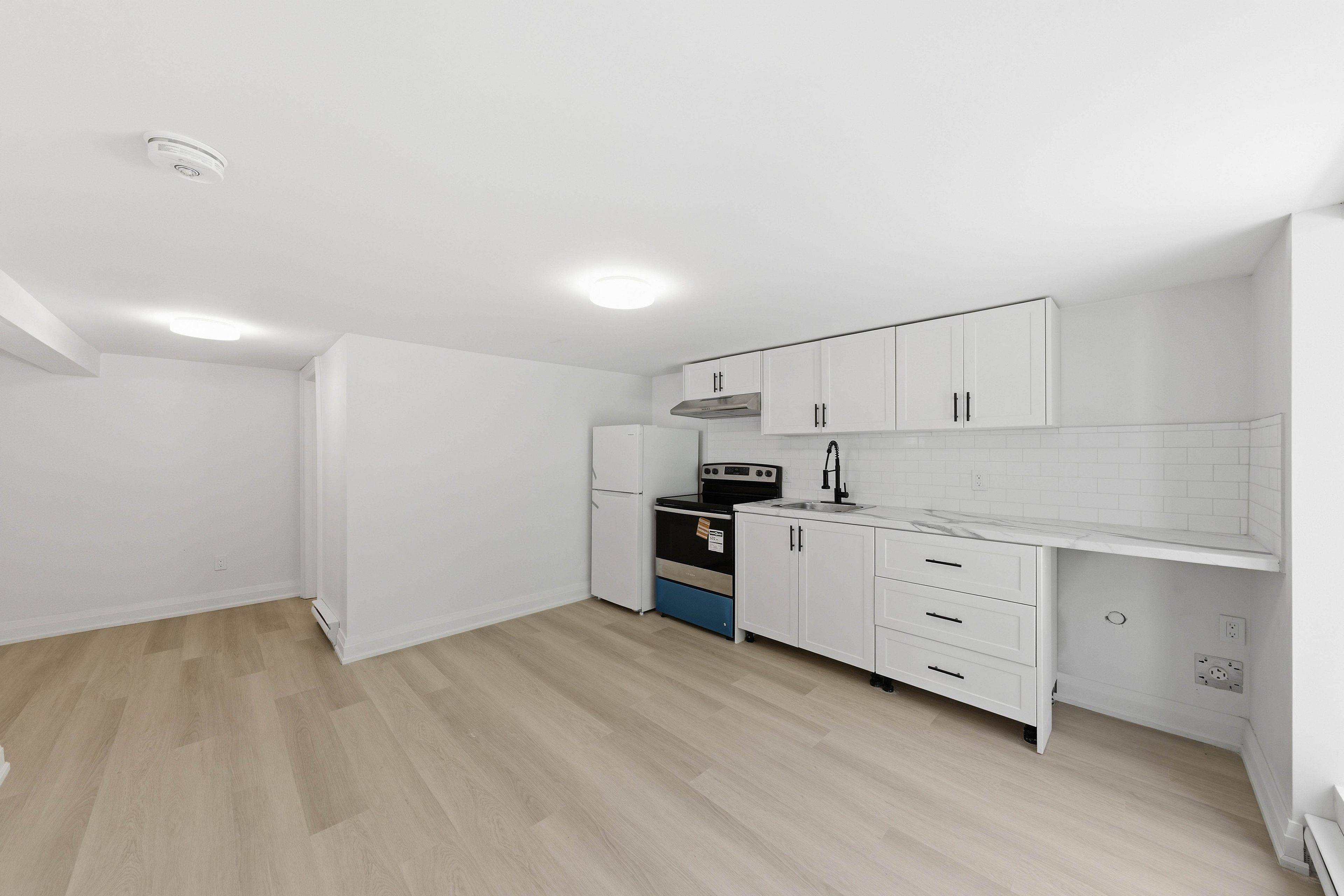 144 Macdonald AVE #Unit C, Belleville, ON K8N 3Y3