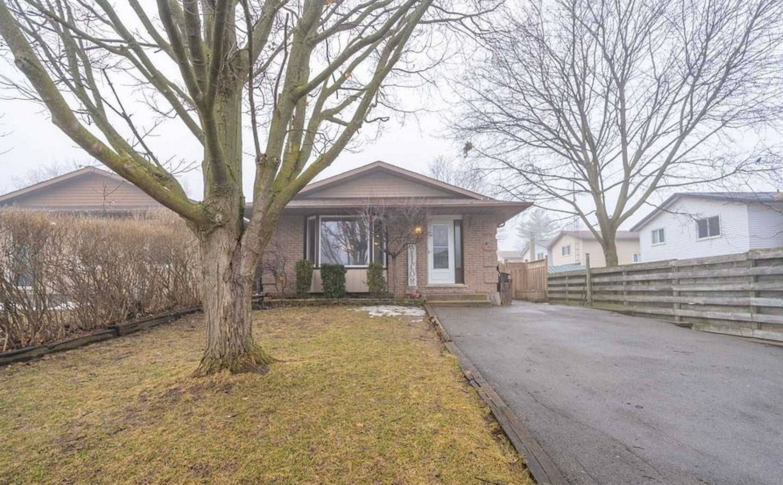 9 Balmoral CT, Haldimand, ON N3W 1E5