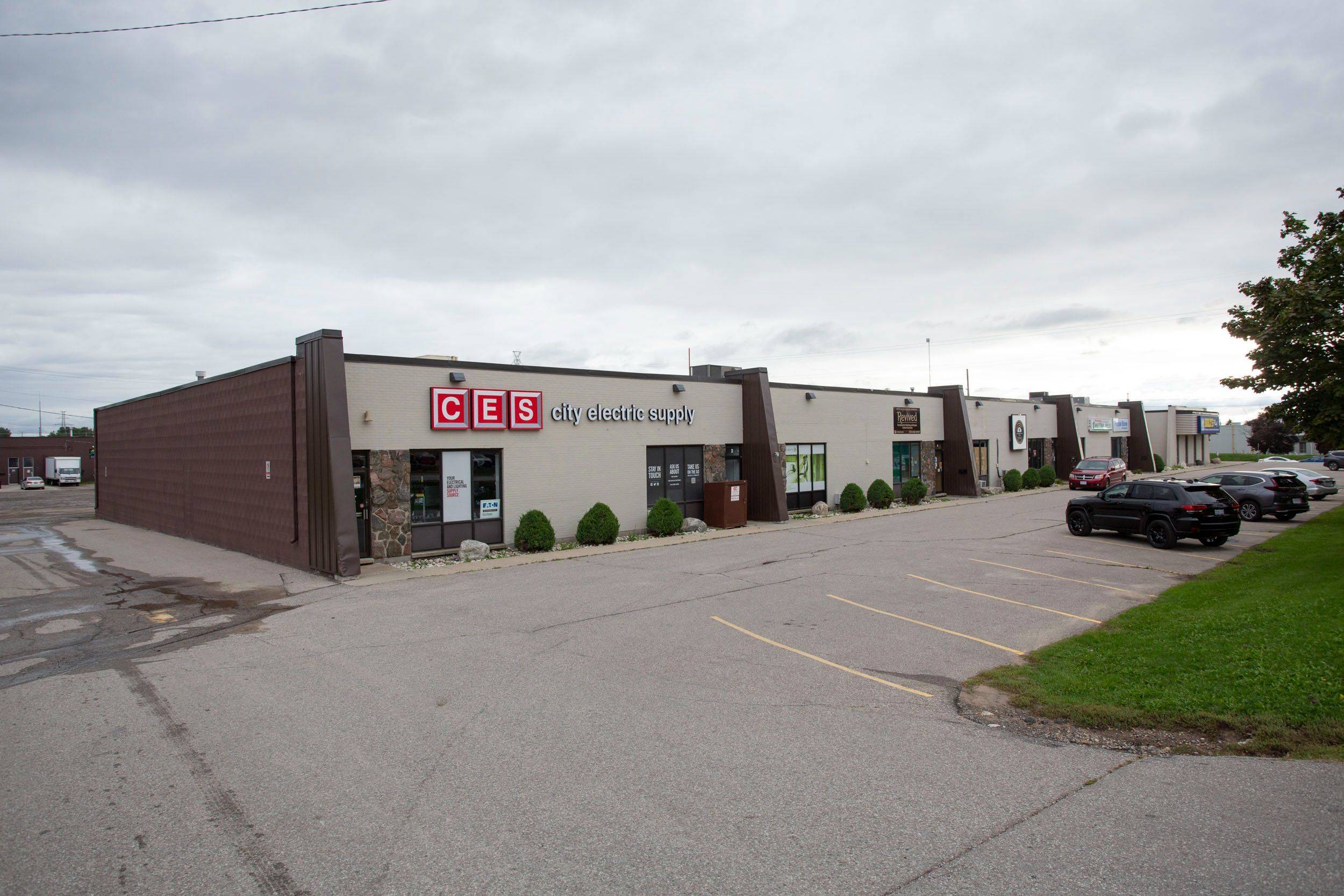 101 Sheldon DR, Cambridge, ON N1R 6T4