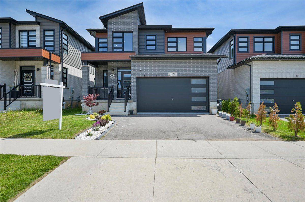92 Moon CRES, Cambridge, ON N1S 0C4