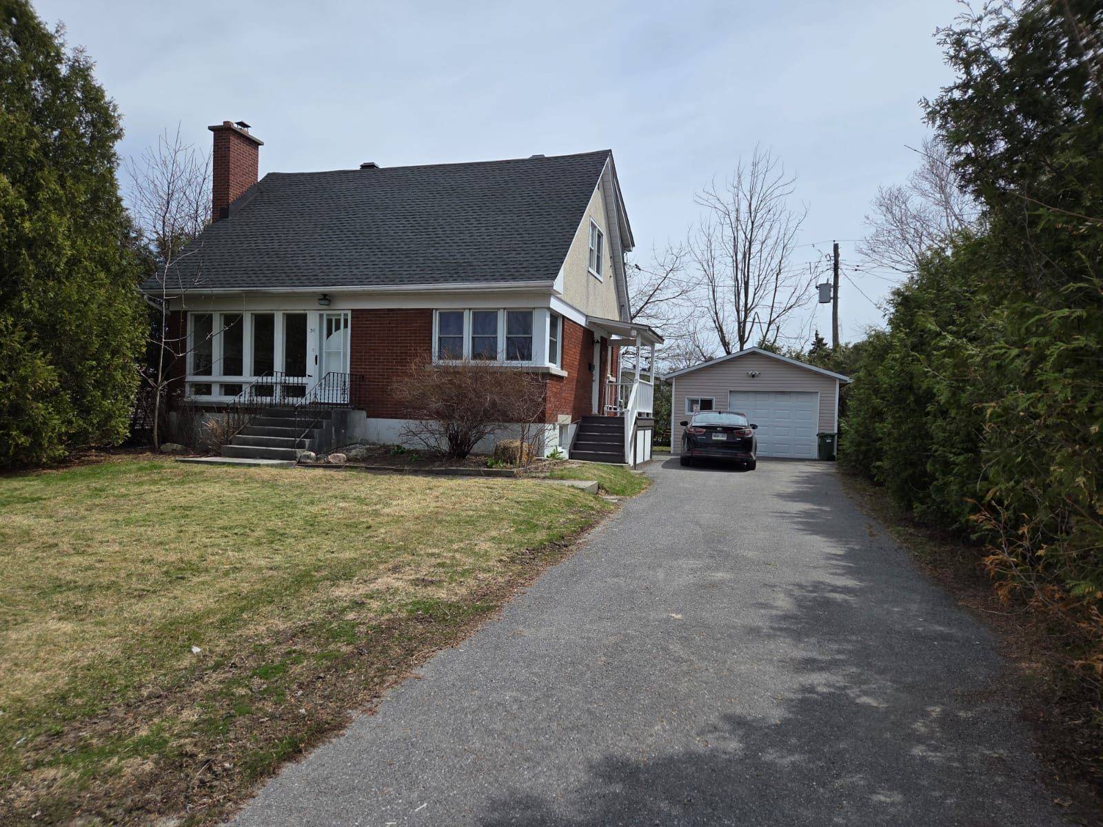 30 Sunnycrest DR, Cityview - Parkwoods Hills - Rideau Shore, ON K2E 5Y2