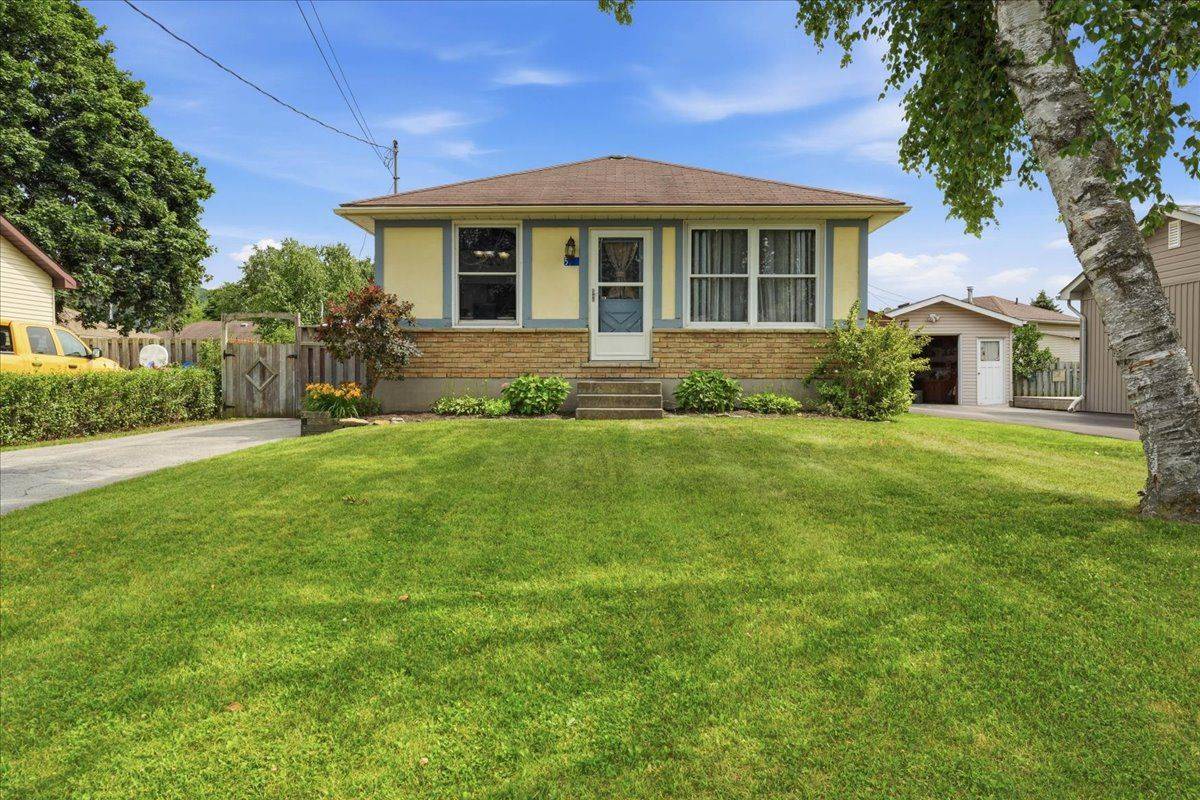 51 Sidney RD, Quinte West, ON K0K 2C0