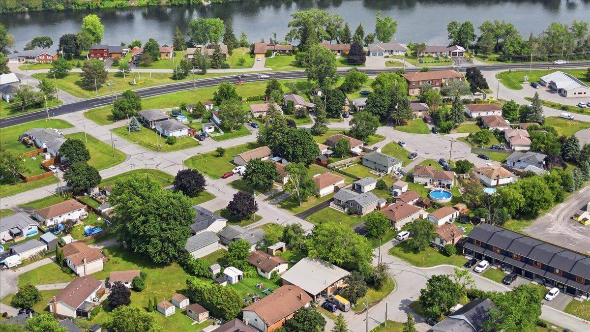 51 Sidney RD, Quinte West, ON K0K 2C0