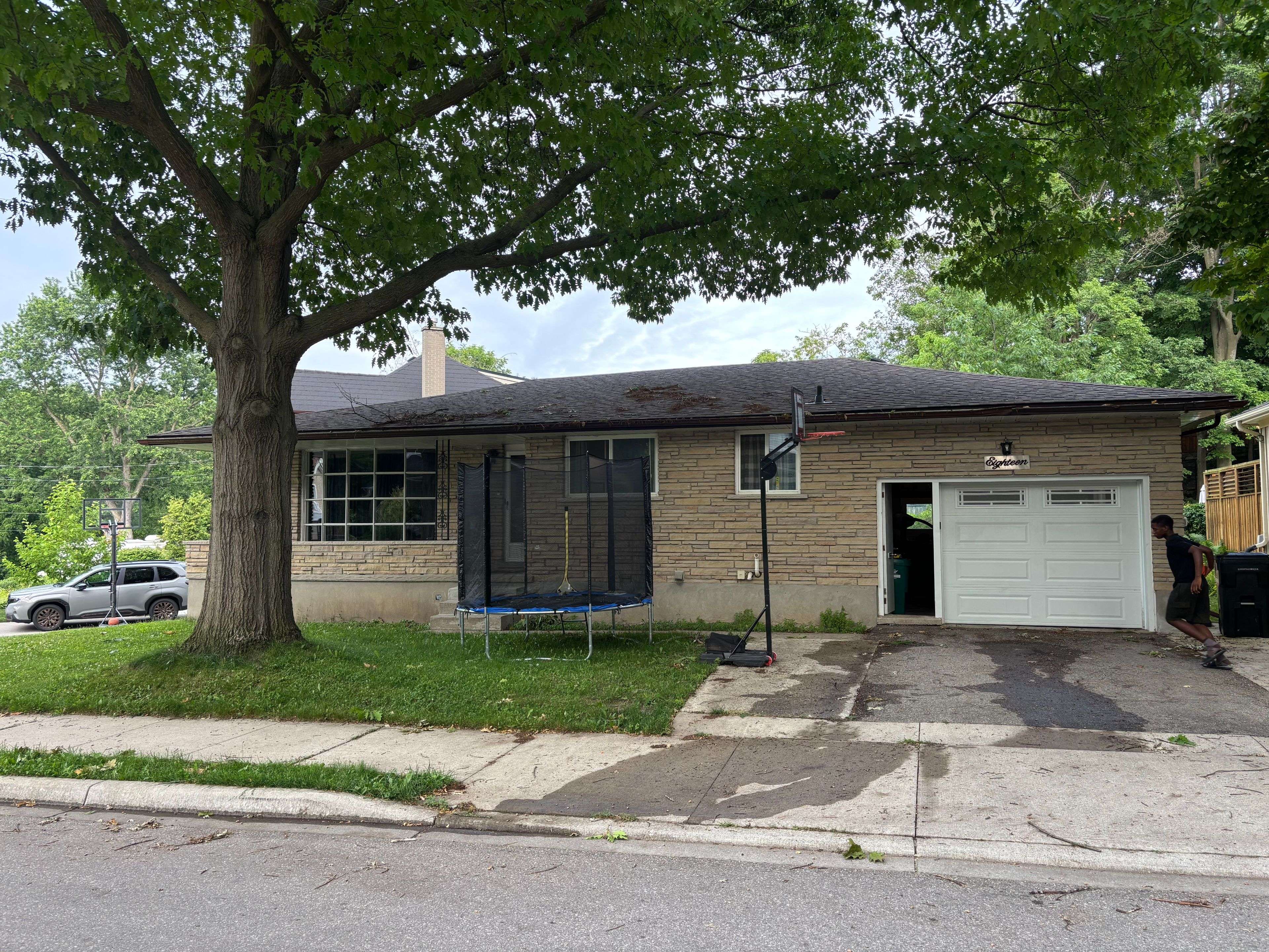 18 Jardine ST #Basement, Cambridge, ON N3C 1P8