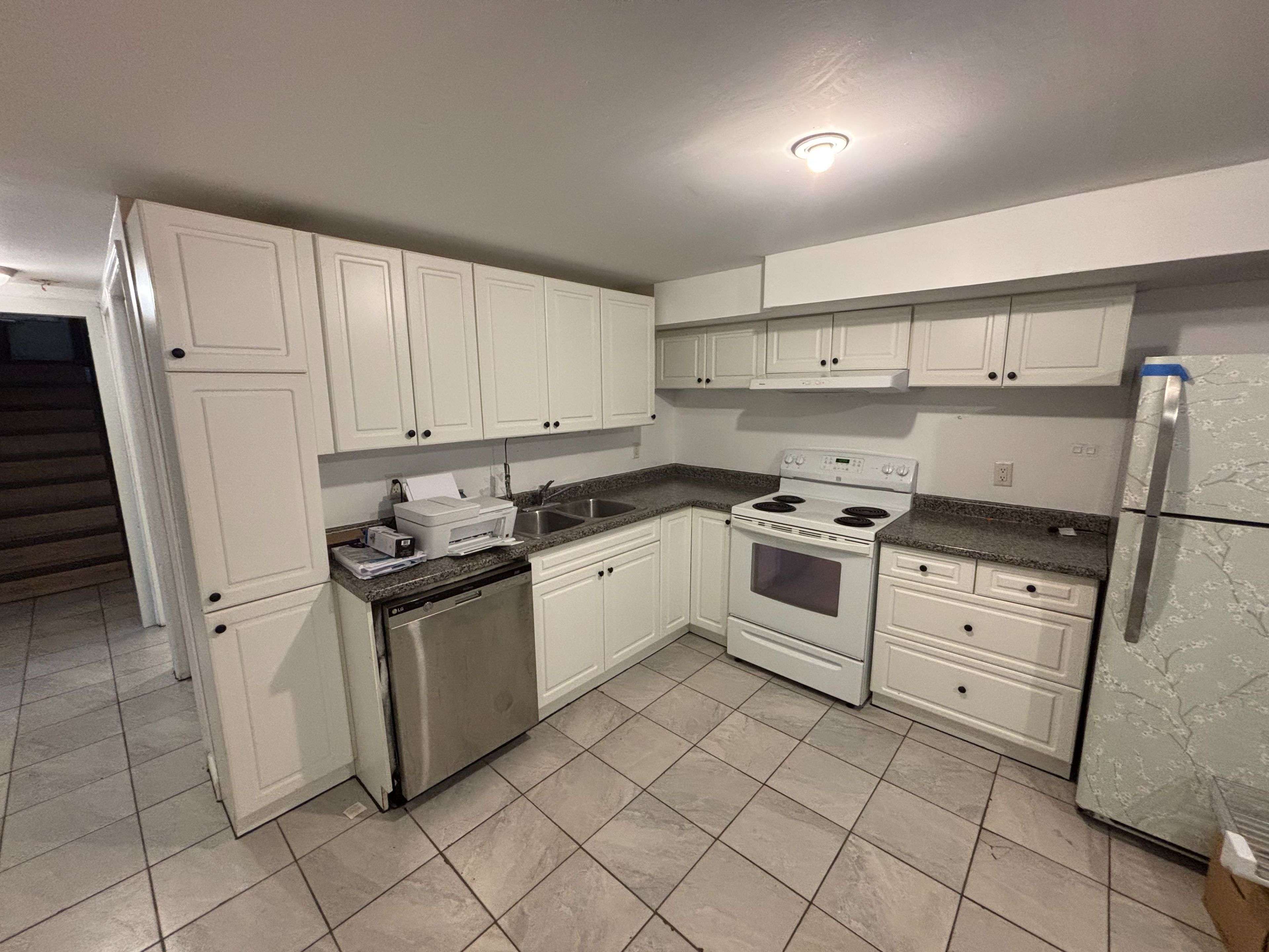 18 Jardine ST #Basement, Cambridge, ON N3C 1P8