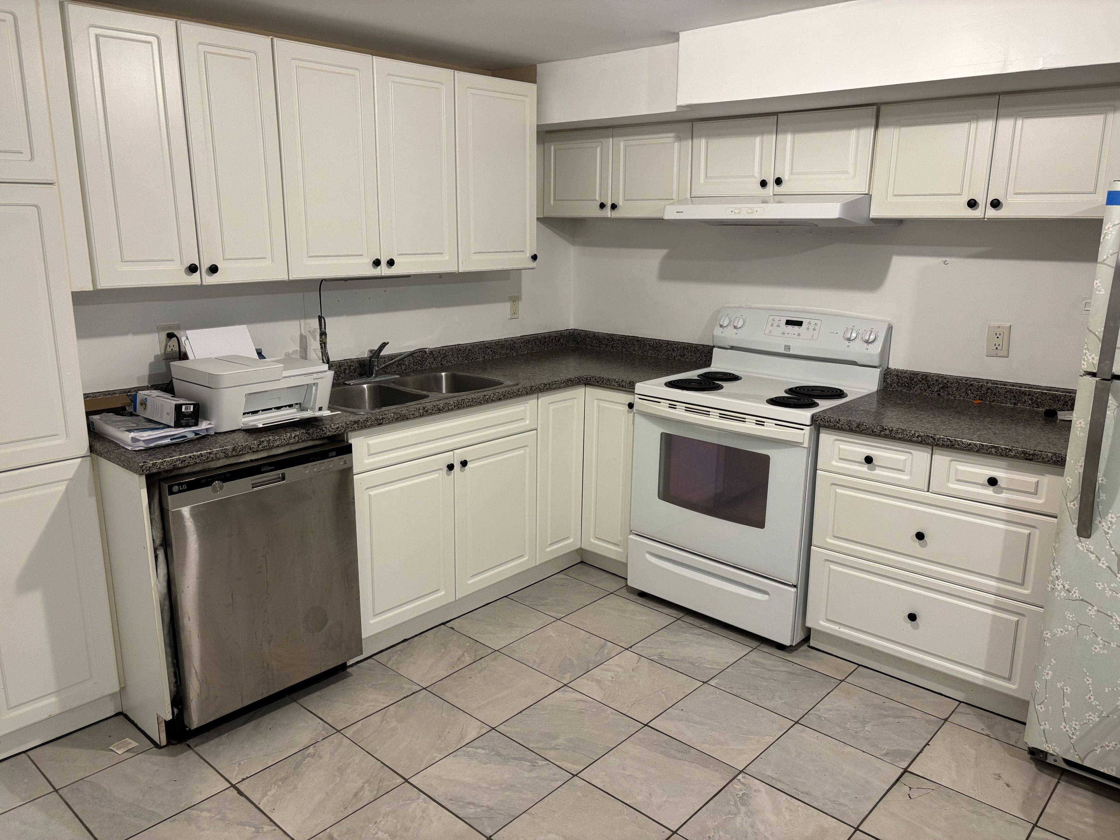 18 Jardine ST #Basement, Cambridge, ON N3C 1P8