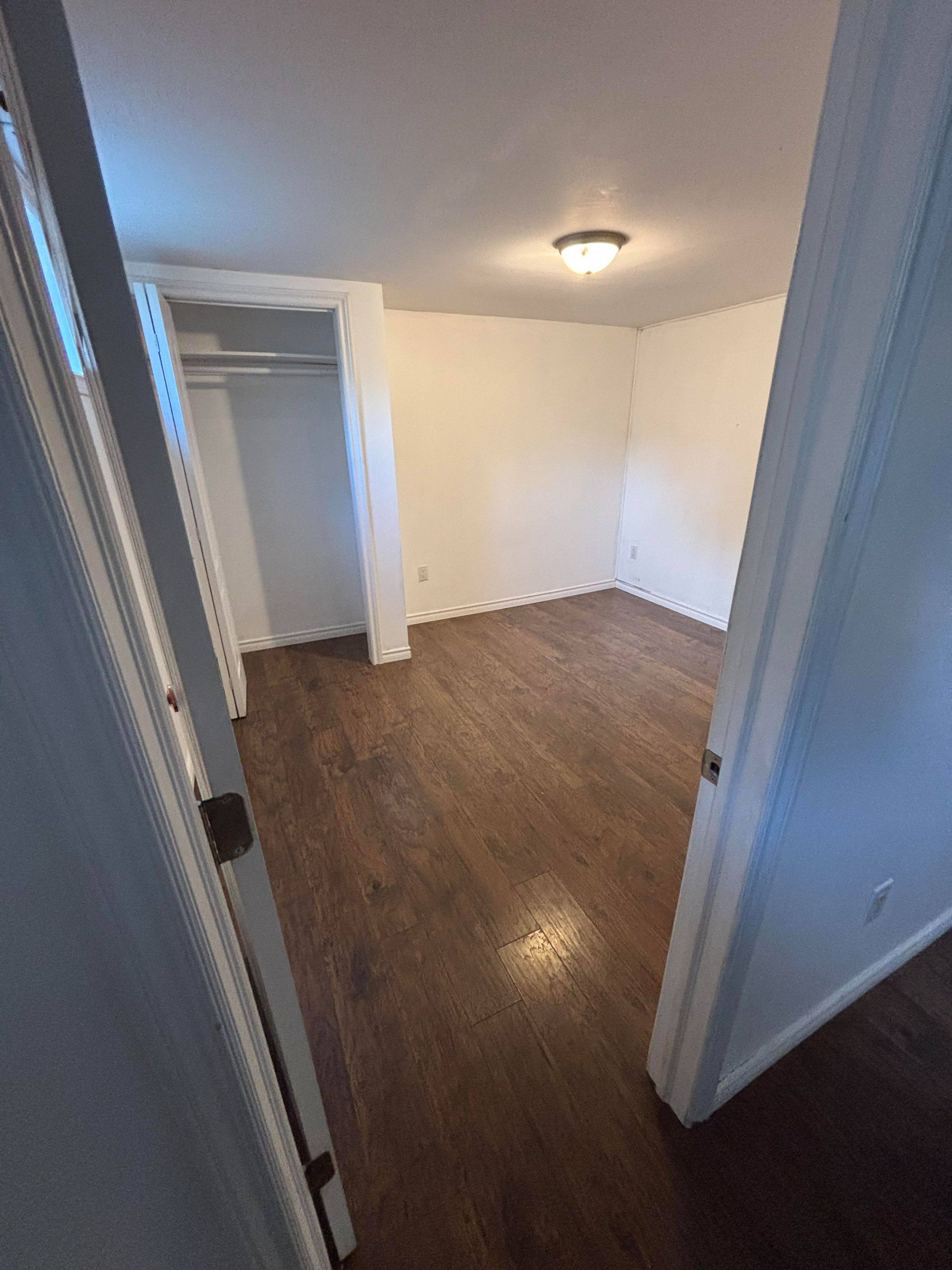 18 Jardine ST #Basement, Cambridge, ON N3C 1P8