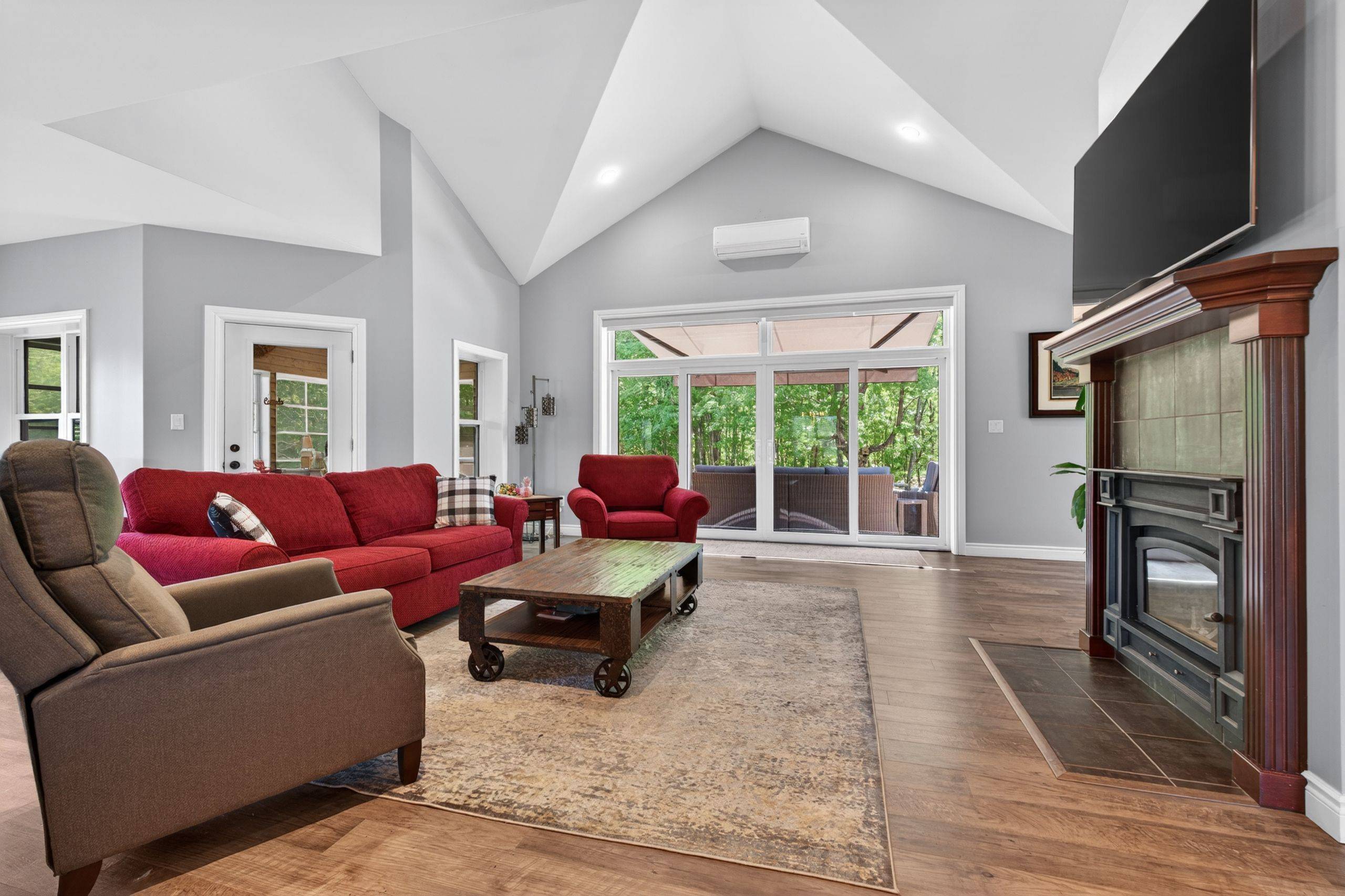 5638 Battersea RD, Frontenac, ON K0H 1H0