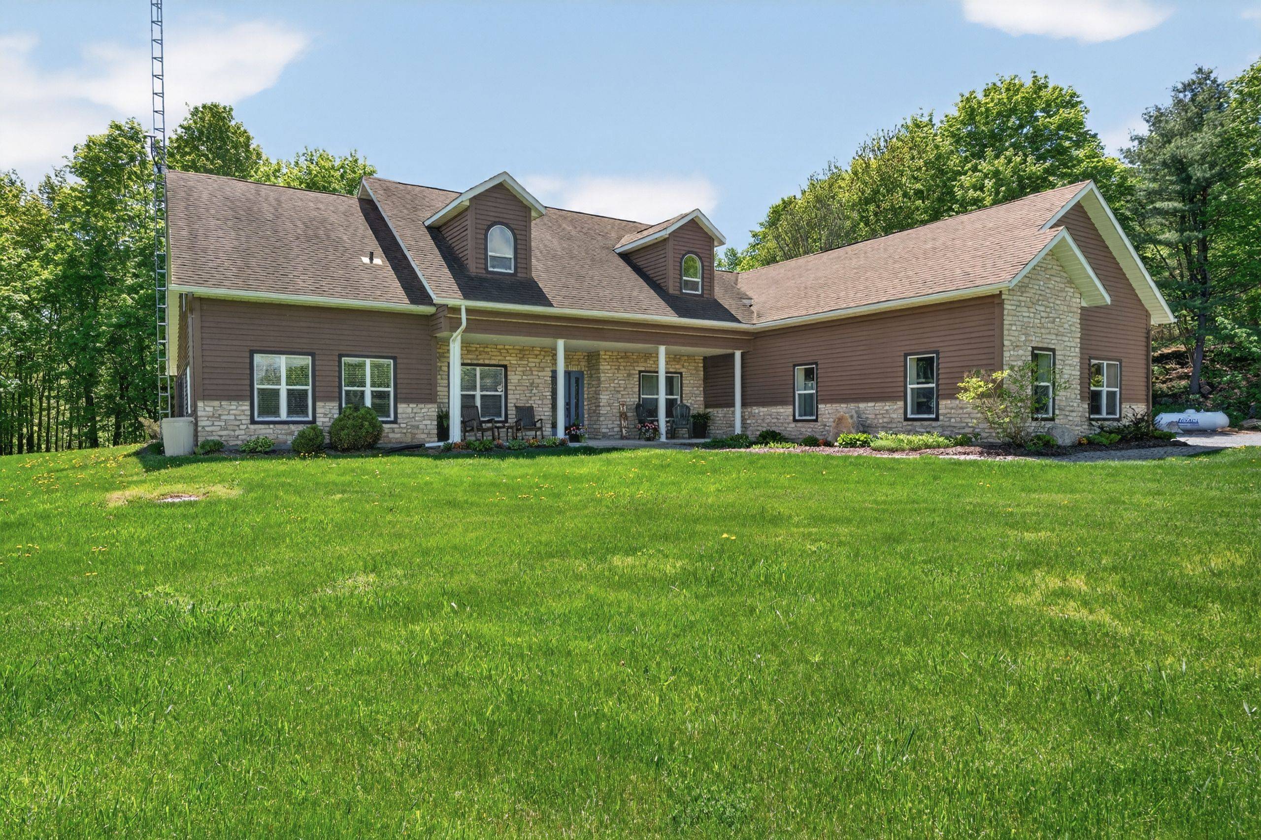 5638 Battersea RD, Frontenac, ON K0H 1H0